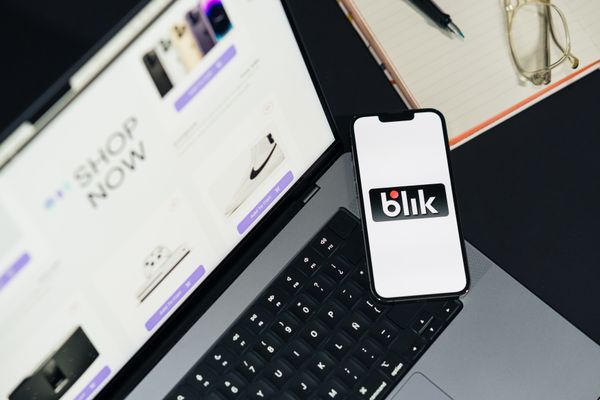 Sklep internetowy dla małej firmy — od czego zacząć w 2026?