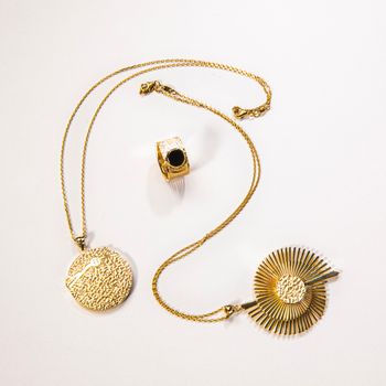 Accessories- A chain around your neck can make a good choice