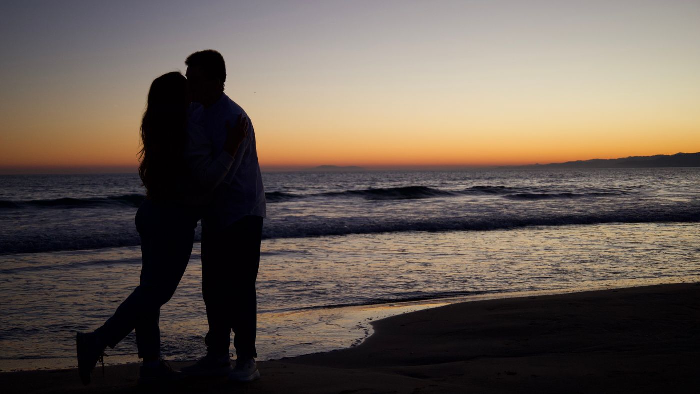 Newport Beach for Couples: The Sunset Spots, Spa Visits, and Harbor Dinners That Actually Deliver