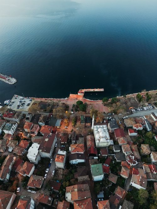 Free A stunning aerial photo of Yalova, Turkey, showcasing its coastal town architecture and vibrant life. Stock Photo
