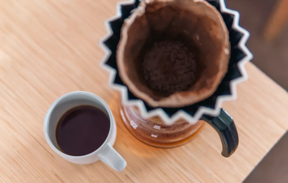 Filter coffee du Sud, fort et mousseux.