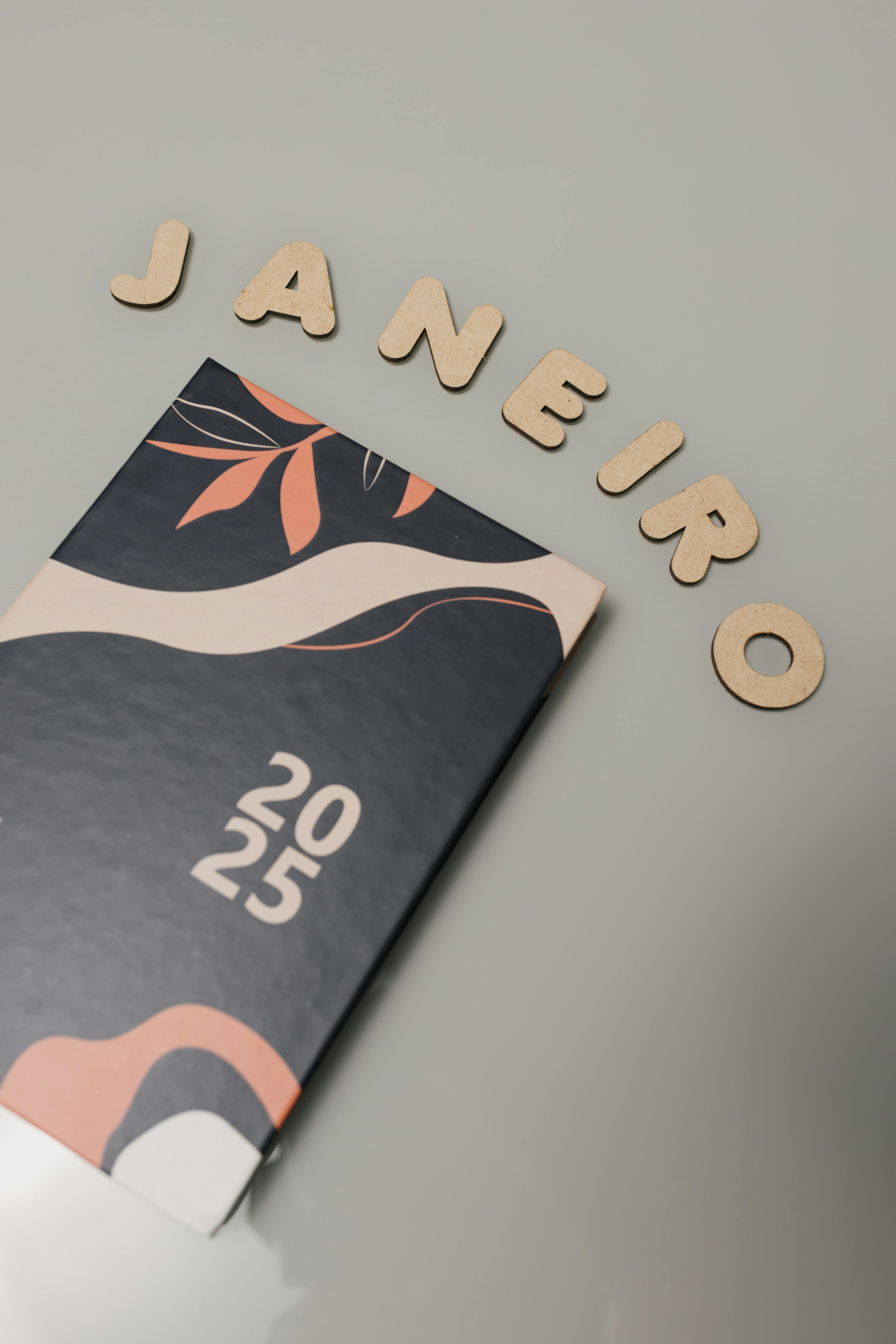 Топ-10 трендов в дизайне интерьеров 2025 года