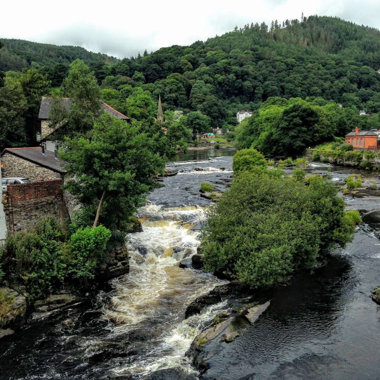 Welssh Rivers Scenic Landscape of Welsh River and Forest · Free Stock Photo