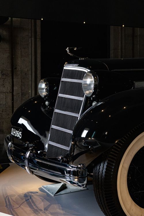 Free Detailed shot of a classic black car with chrome details and vintage design. Stock Photo
