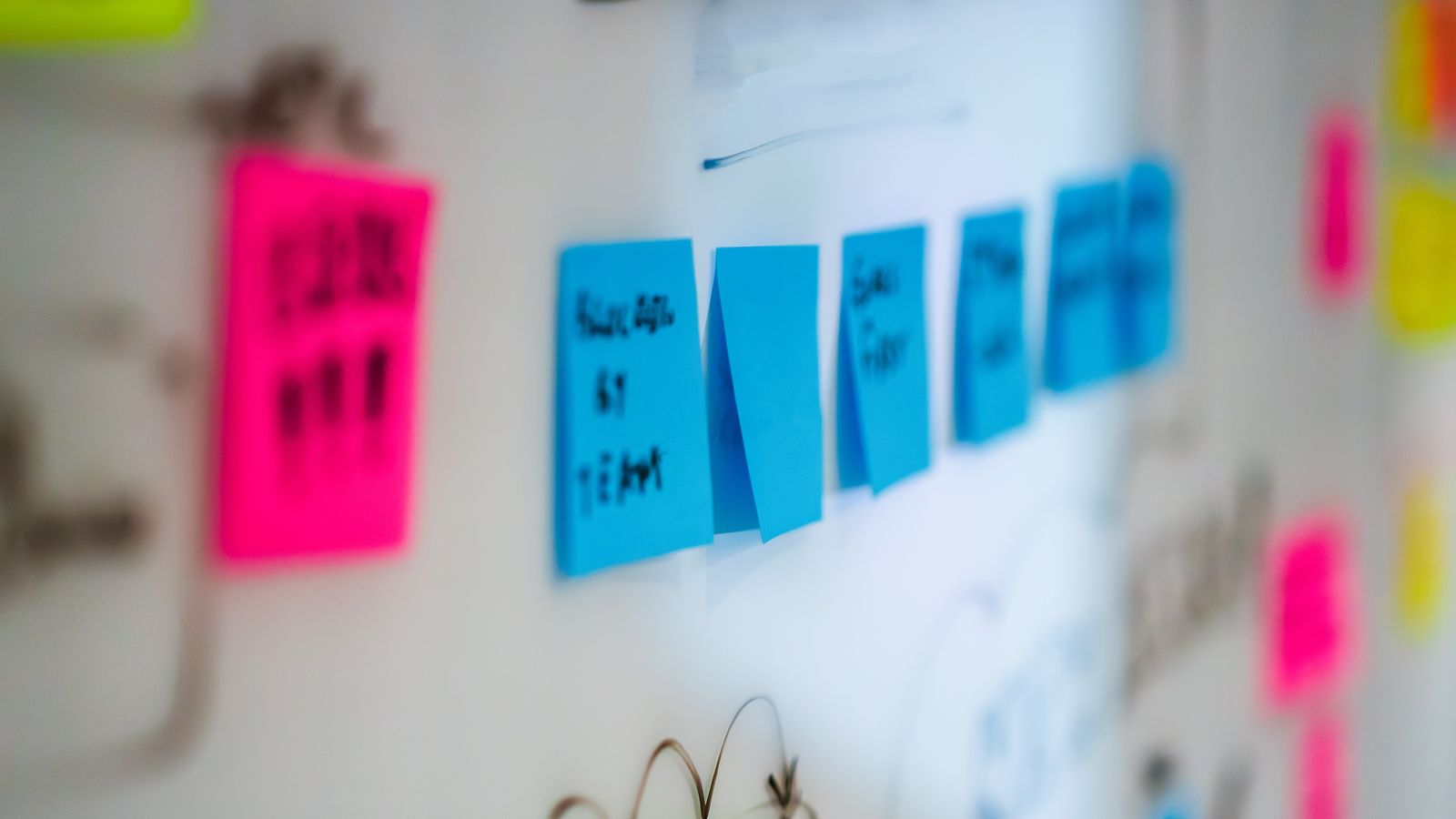 Tableau de notes utilisé pour cadrer un pilote d’agent IA en PME
