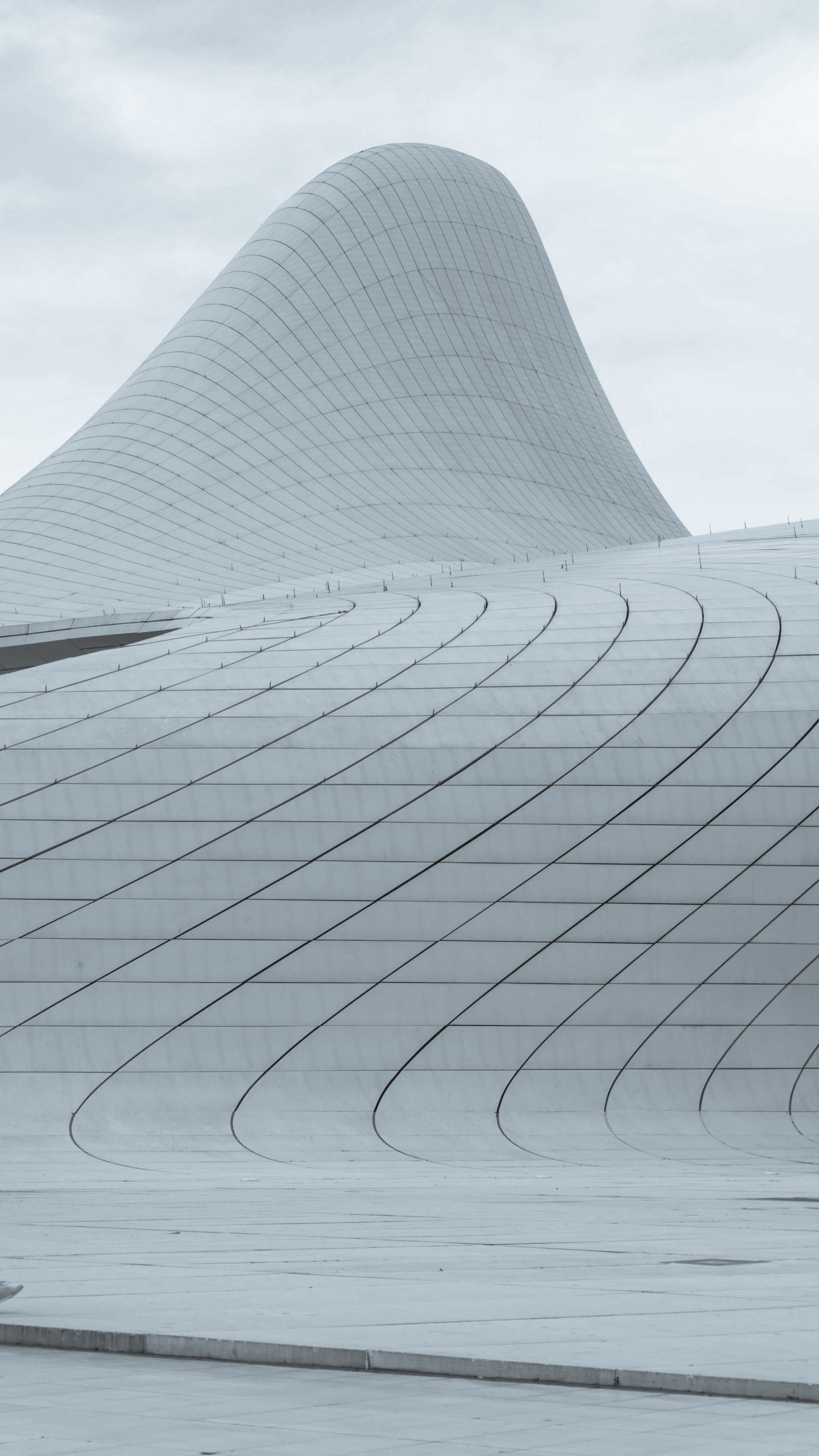 Modern Architectural Marvel in Baku, Azerbaijan · Free Stock Photo