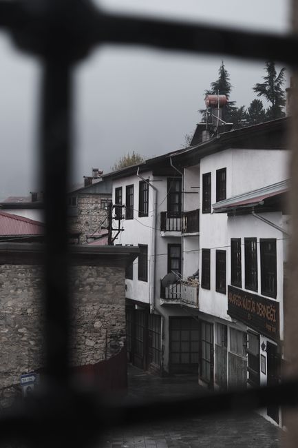 Bars: From Hidden Laneways to Rooftop Views Bars: From Hidden Laneways to Rooftop Views