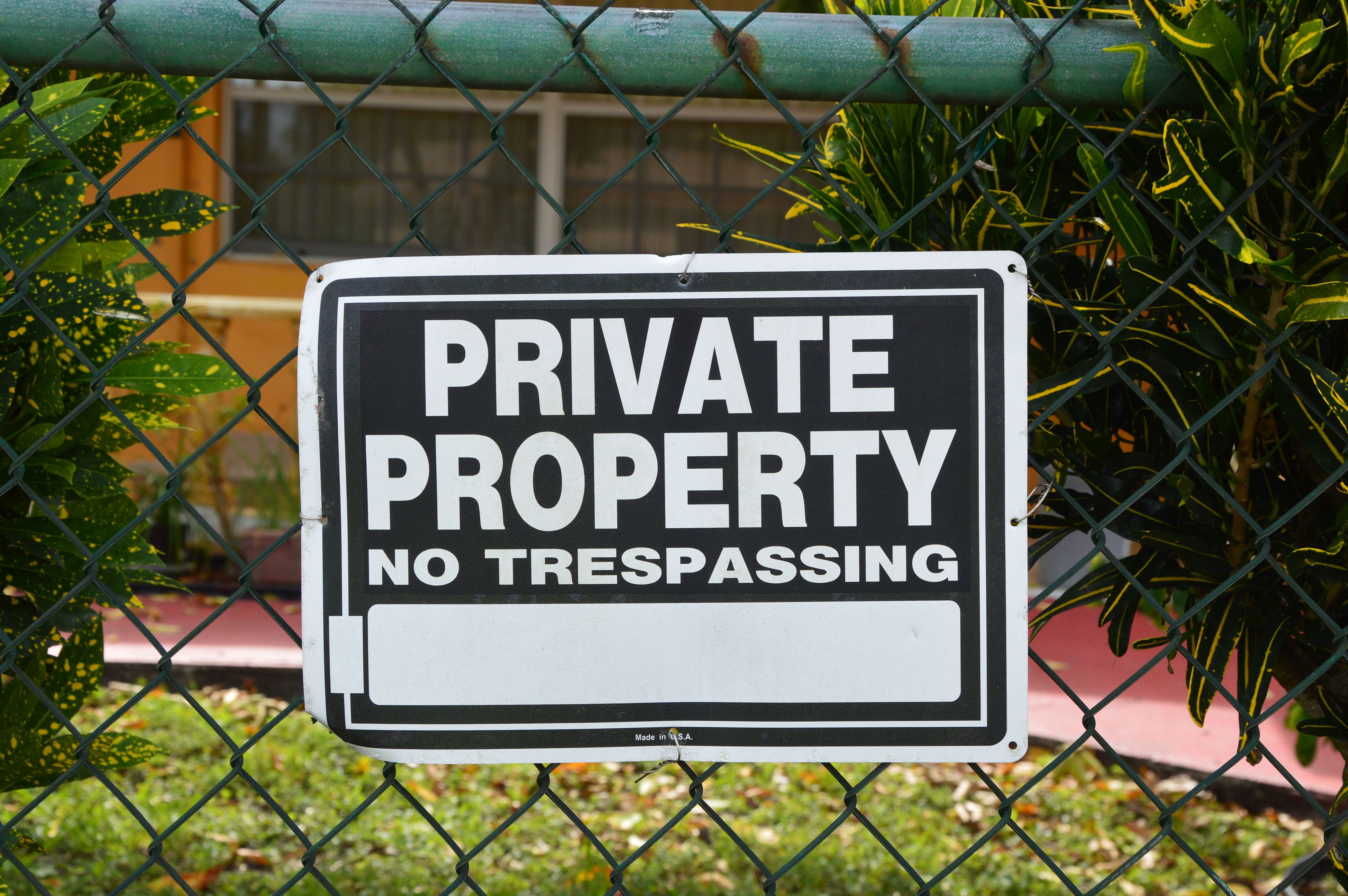 SE Los Angeles County: trespassing incident at LA home of actor Dylan Sprouse prompts police response