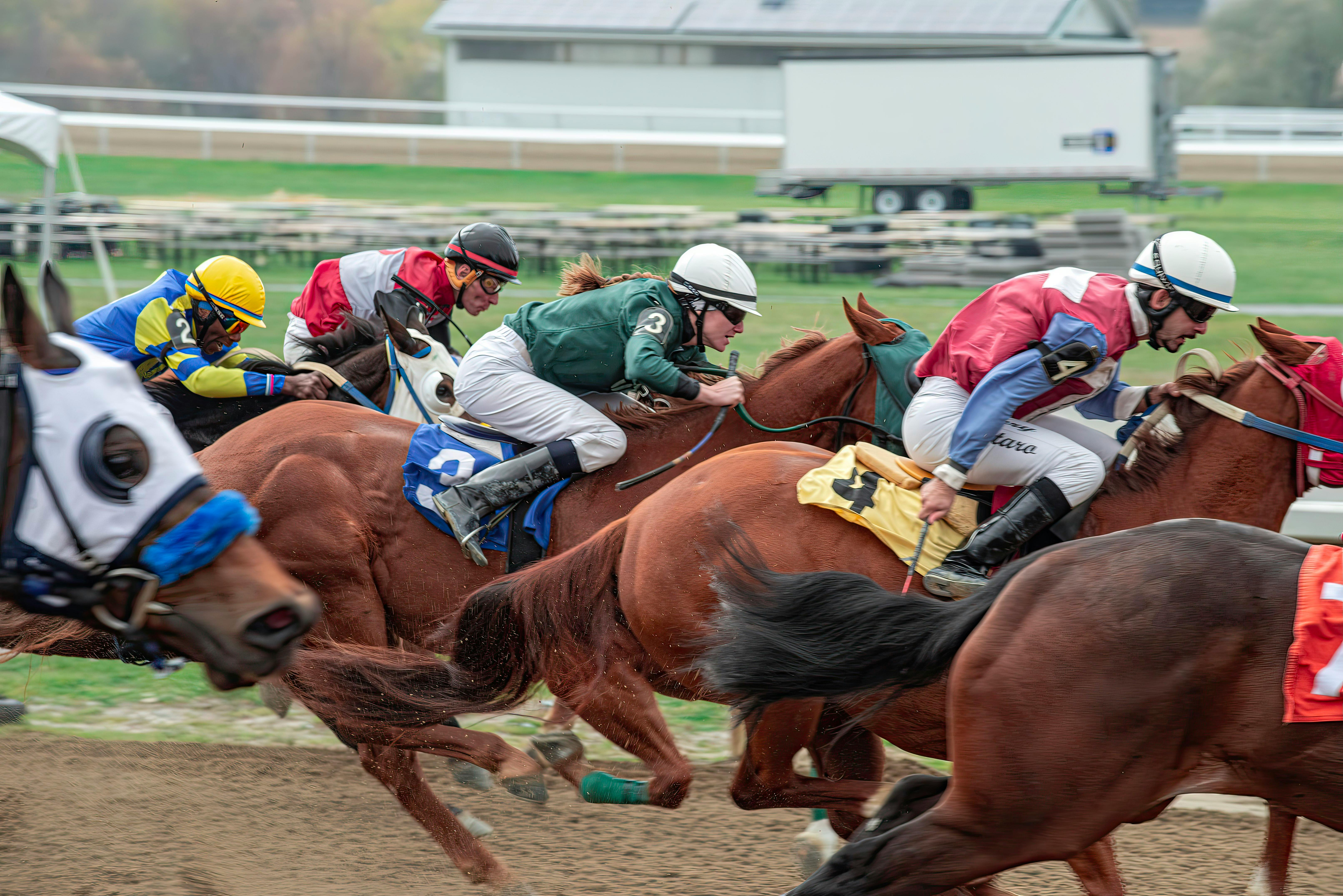 free-photo-of-intense-horse-racing-action-at-the-track.jpeg?auto\u003dcompress\u0026cs\u003dtinysrgb\u0026dpr\u003d1\u0026w\u003d500