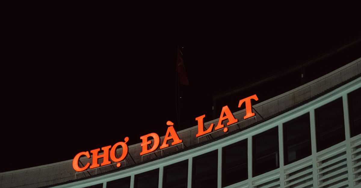 Cho Da Dat Night View of Cho Da Lat Market Sign · Free Stock Photo