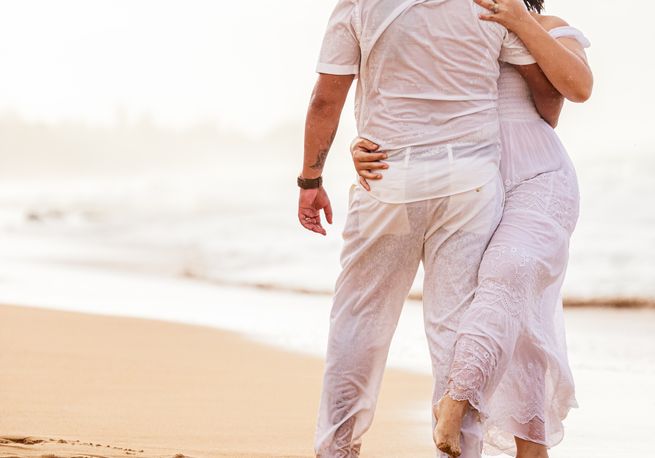 Online dating: starting a conversation on a niche platform