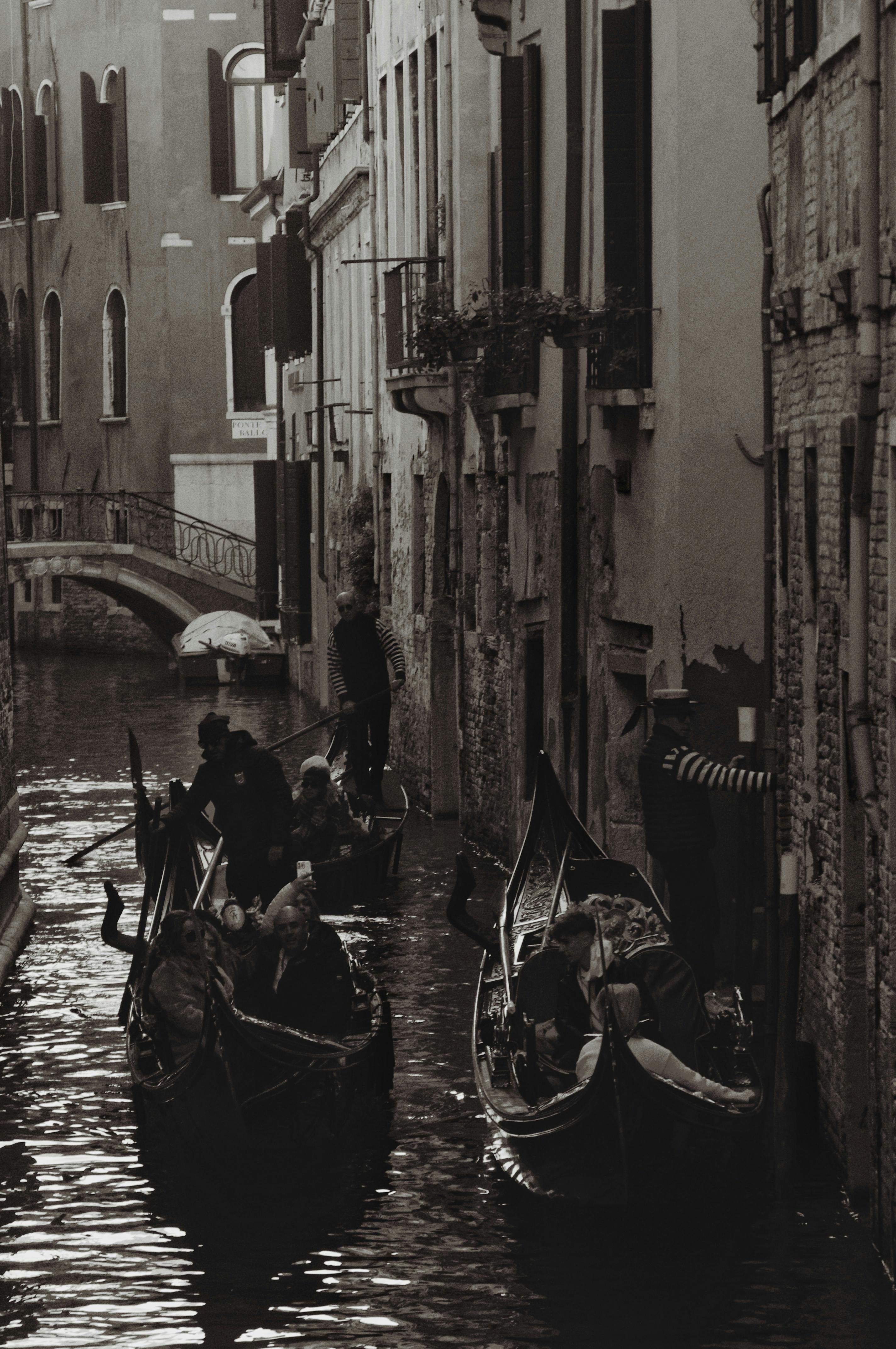 Comisia Europeană aprobă achiziţia grupului Iveco de către Tata Motors