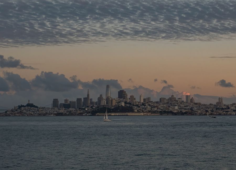 San Francisco, USA — skyline and landmarks · stay connected with a San Francisco eSIM from My Holiday SIM