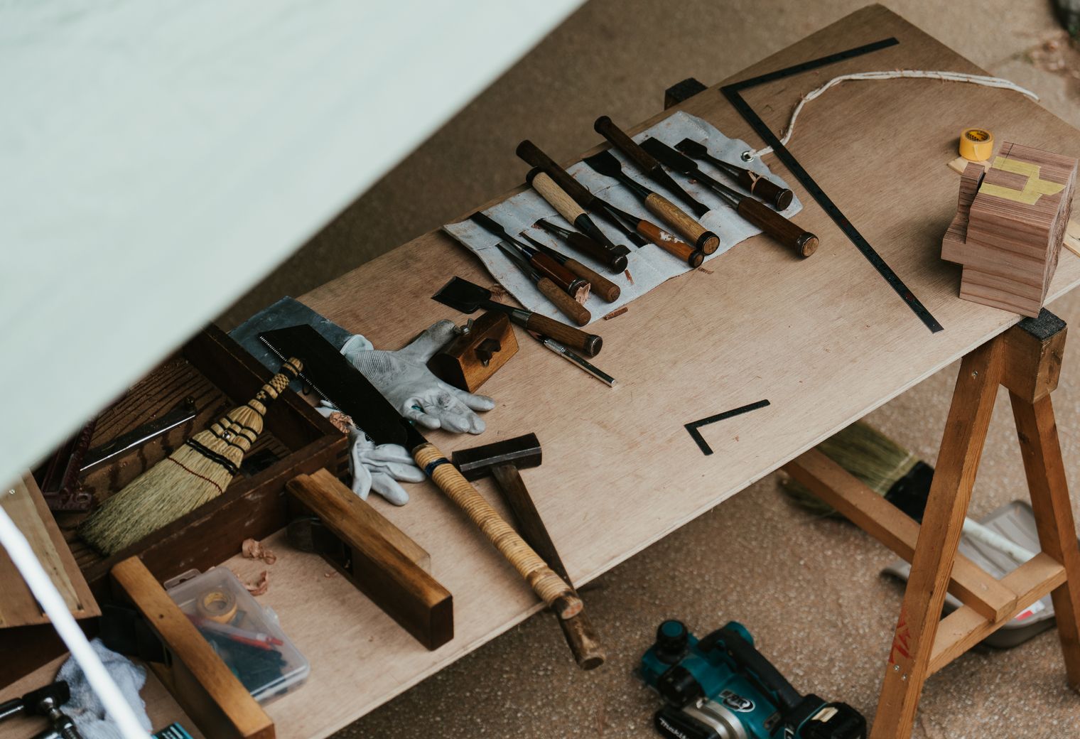 South Brent — professional packers wrapping and boxing belongings