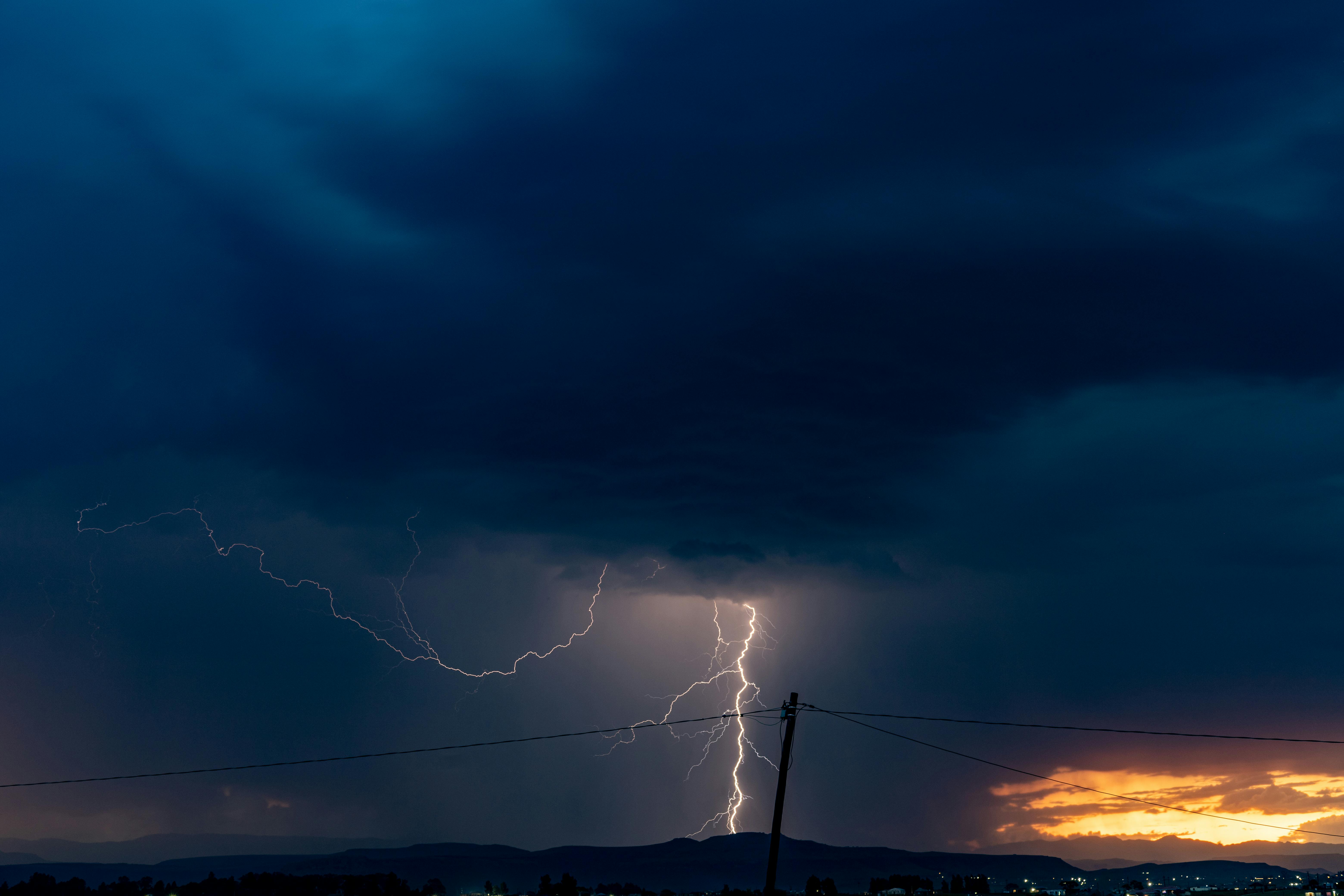 What to know about insurance claims as storm season hits Wisconsin — Photo by Ndumiso Mvelase on Pexels