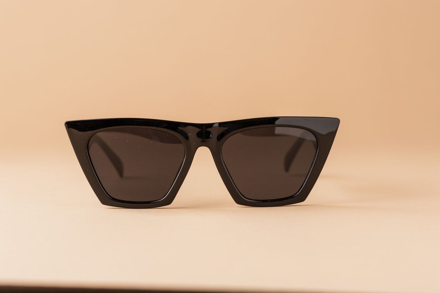 Black Cat-Eye Sunglasses, pamja 2