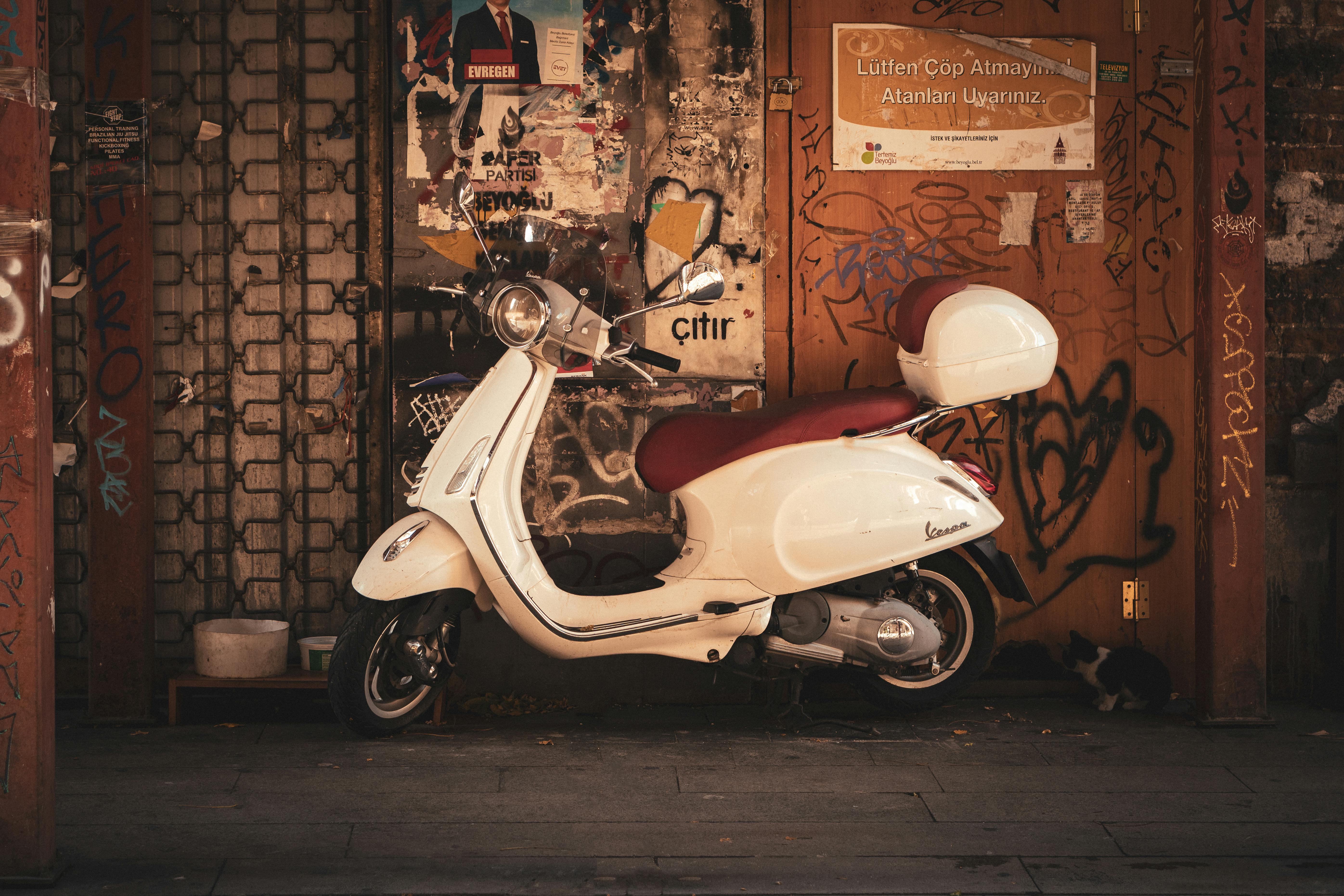 ContiScoot: over 30 Tire Sizes for Urban Mobility and Everyday Commuting — Photo by Yavuz Eren Güngör on Pexels
