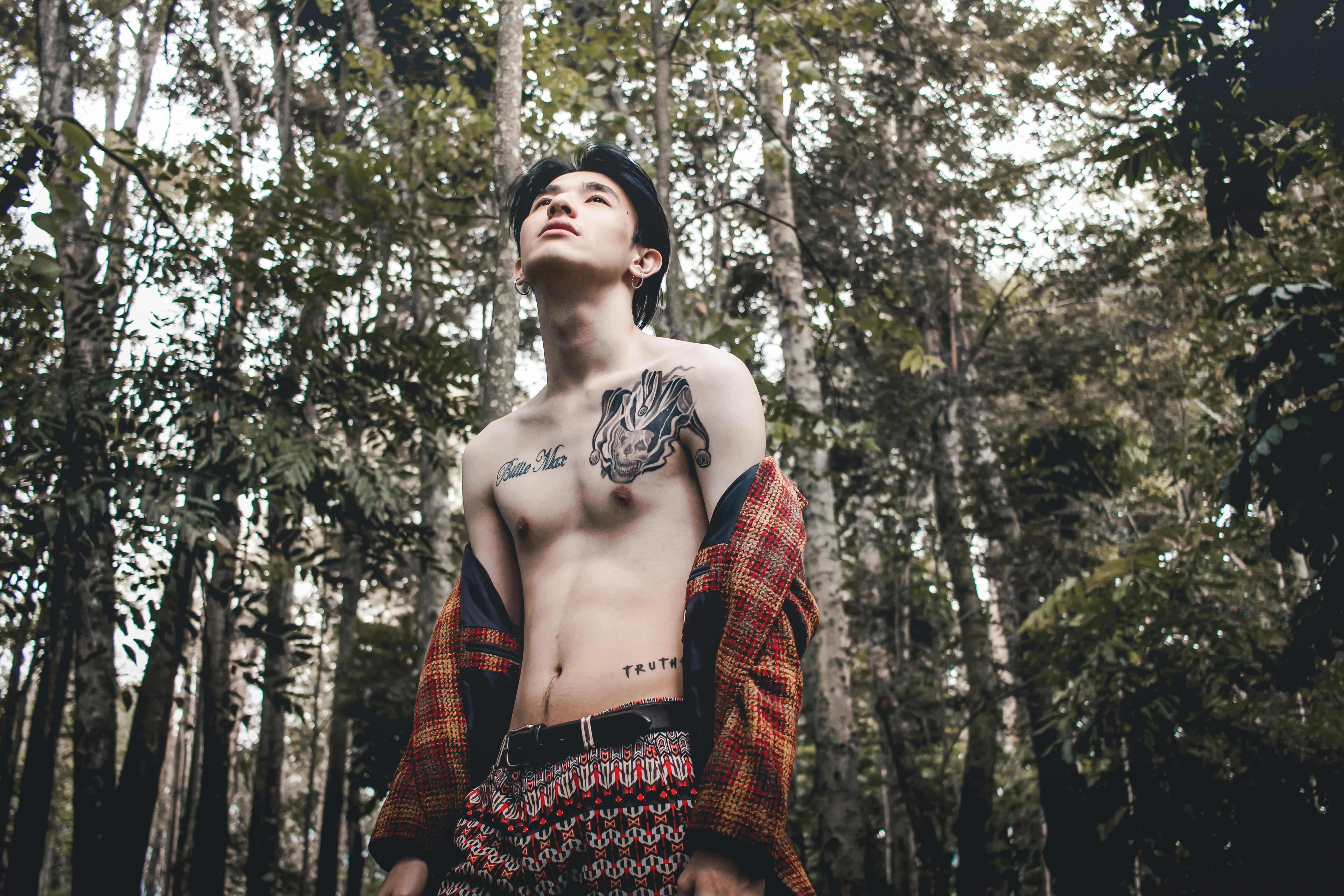 De franc Foto d'estoc gratuïta de a l'aire lliure, adult jove, arbres Foto d'estoc