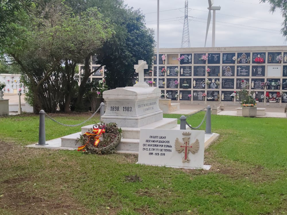 monumento funerario en el cementerio mancomunado de Chiclana | fotografía 1