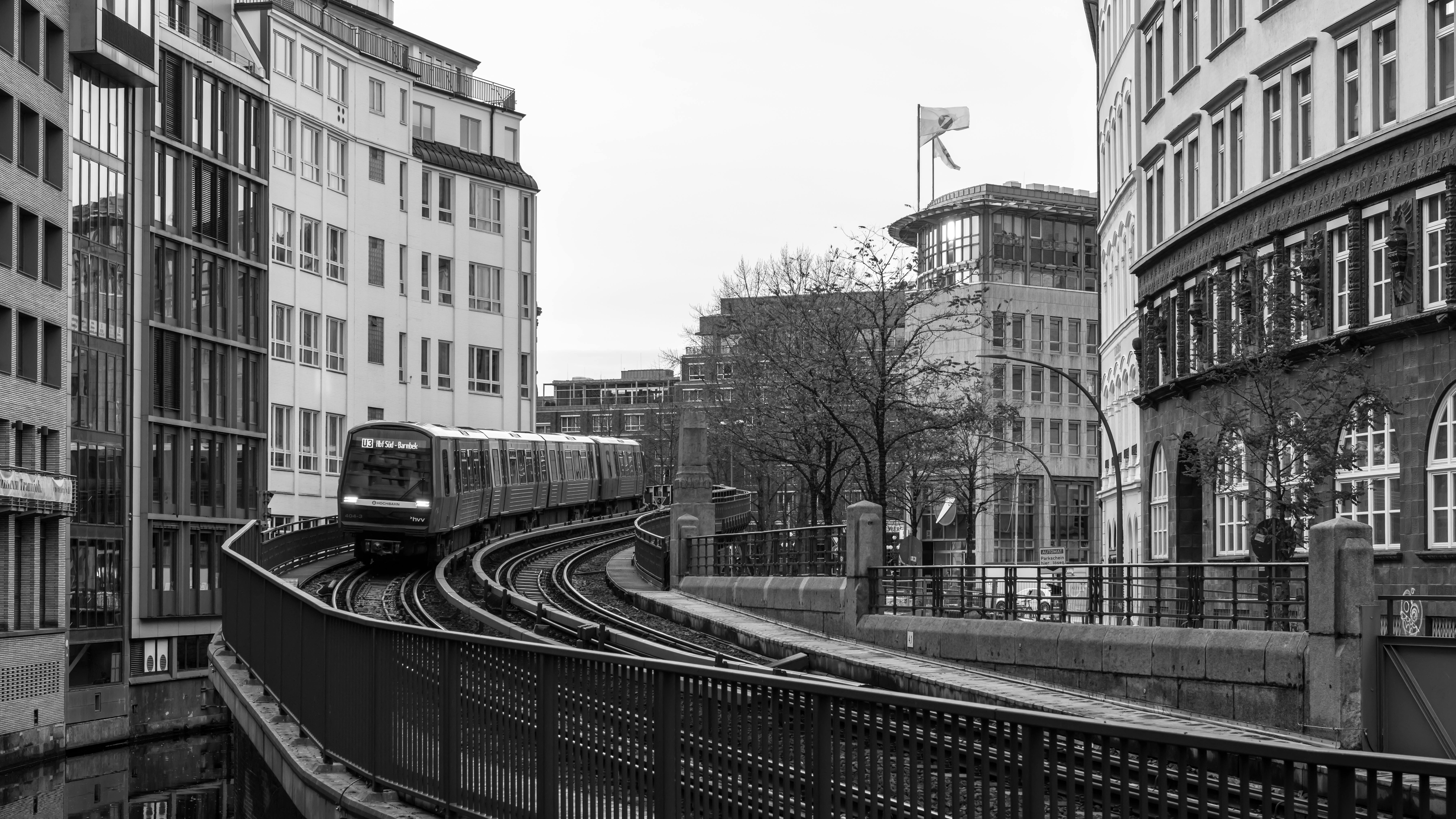 monochrome hamburg railway architecture