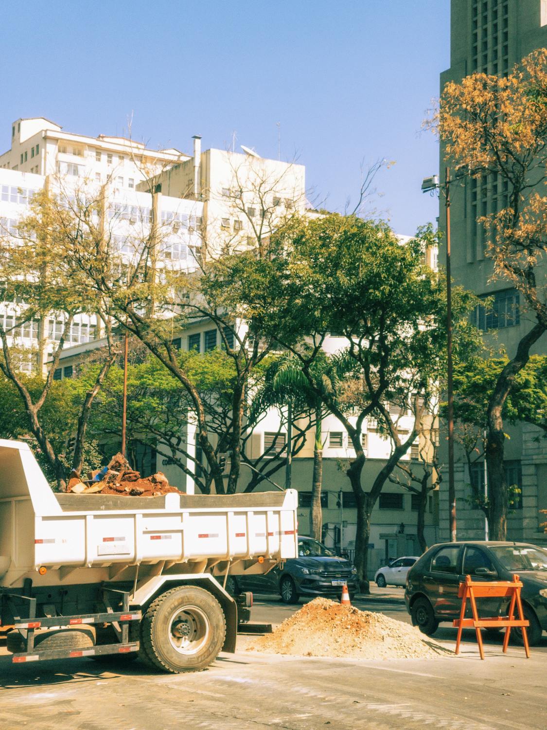 Dump truck unloading