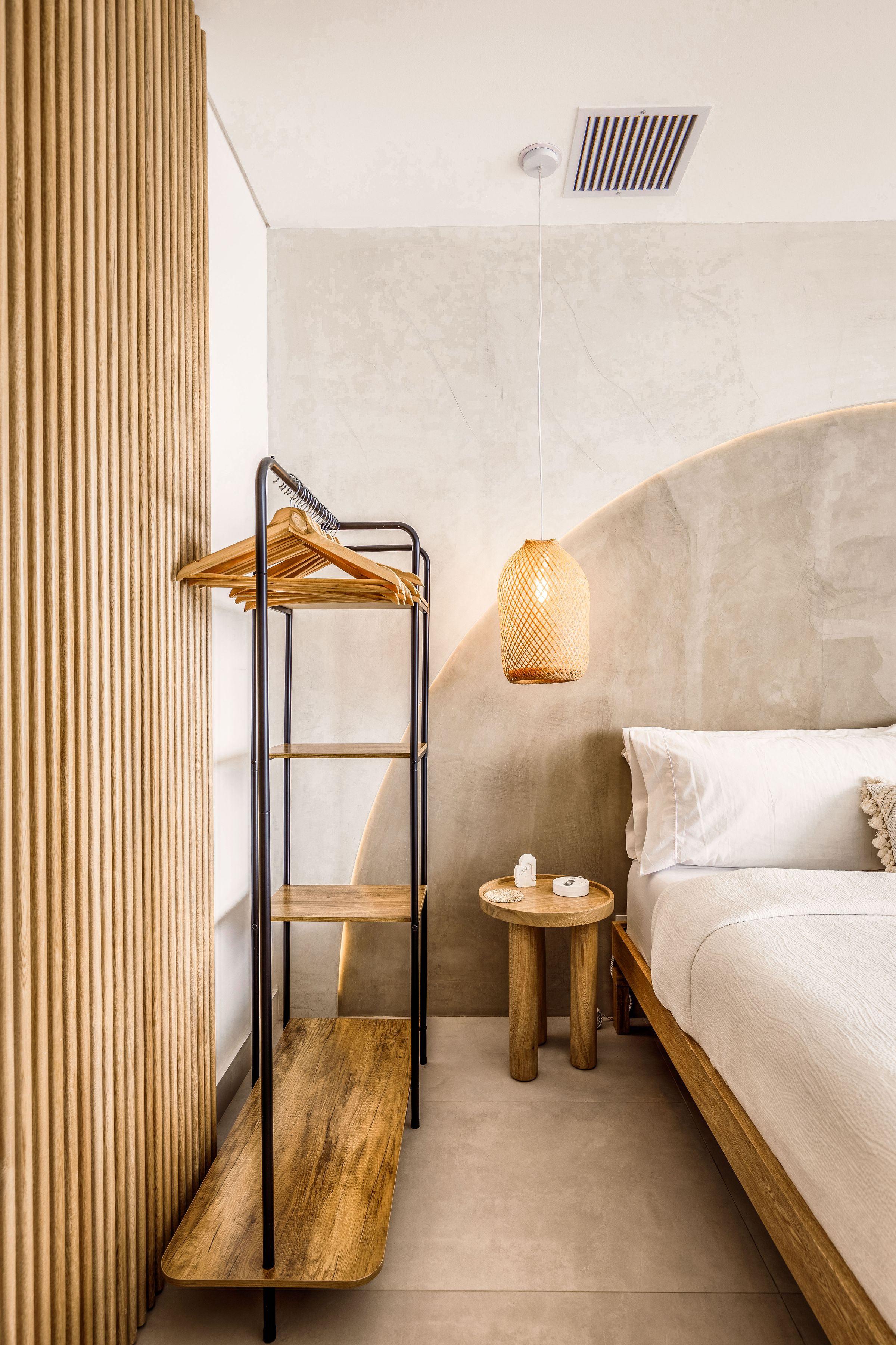 Warm neutral bathroom interior