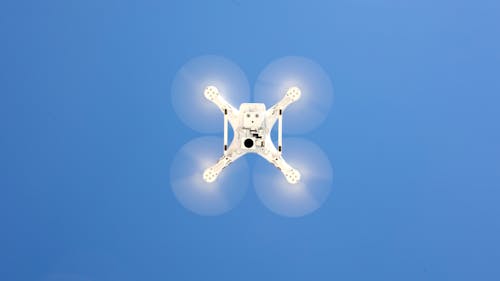 Free Бесплатное стоковое фото с голубое небо, дрон, камера на дроне Stock Photo