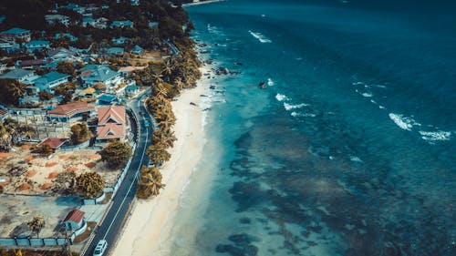 Bird's Eye View Of Coastline Selama Siang Hari