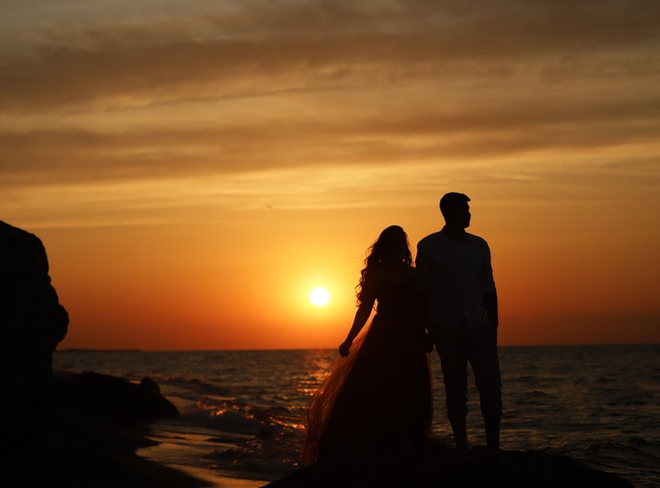 Online dating: starting a conversation on a niche platform