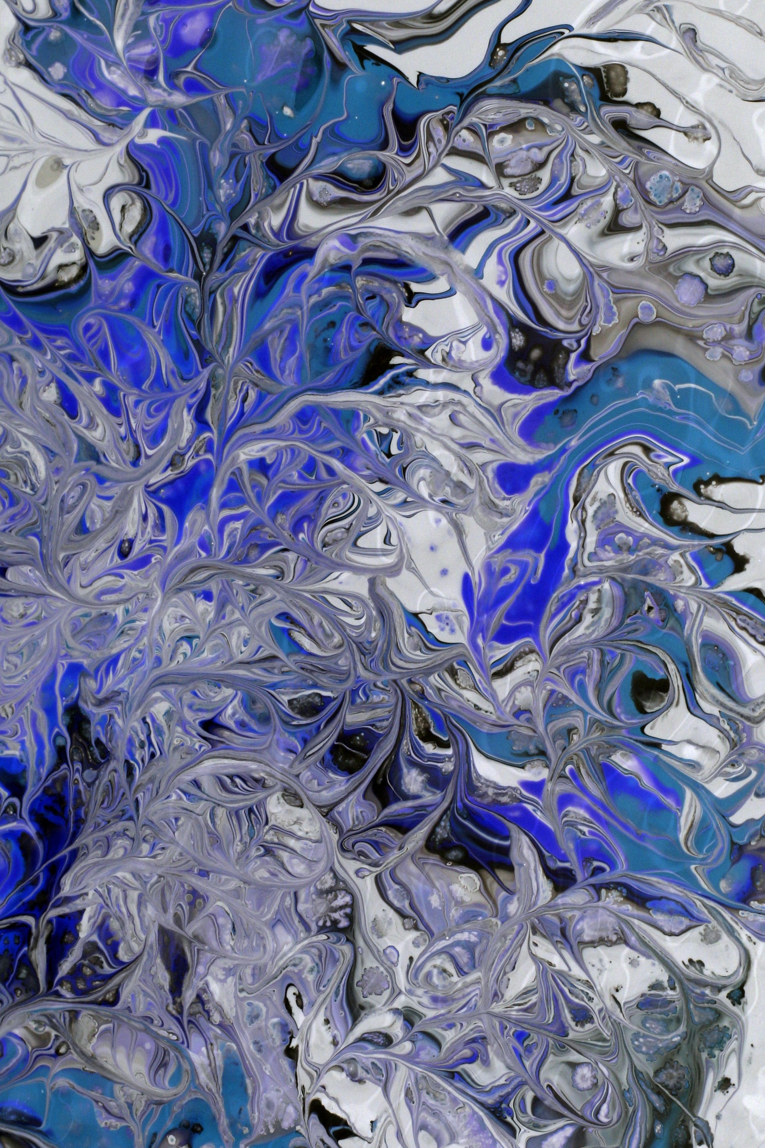 Abstract Fluid Art with Blue and White Swirls · Free Stock Photo