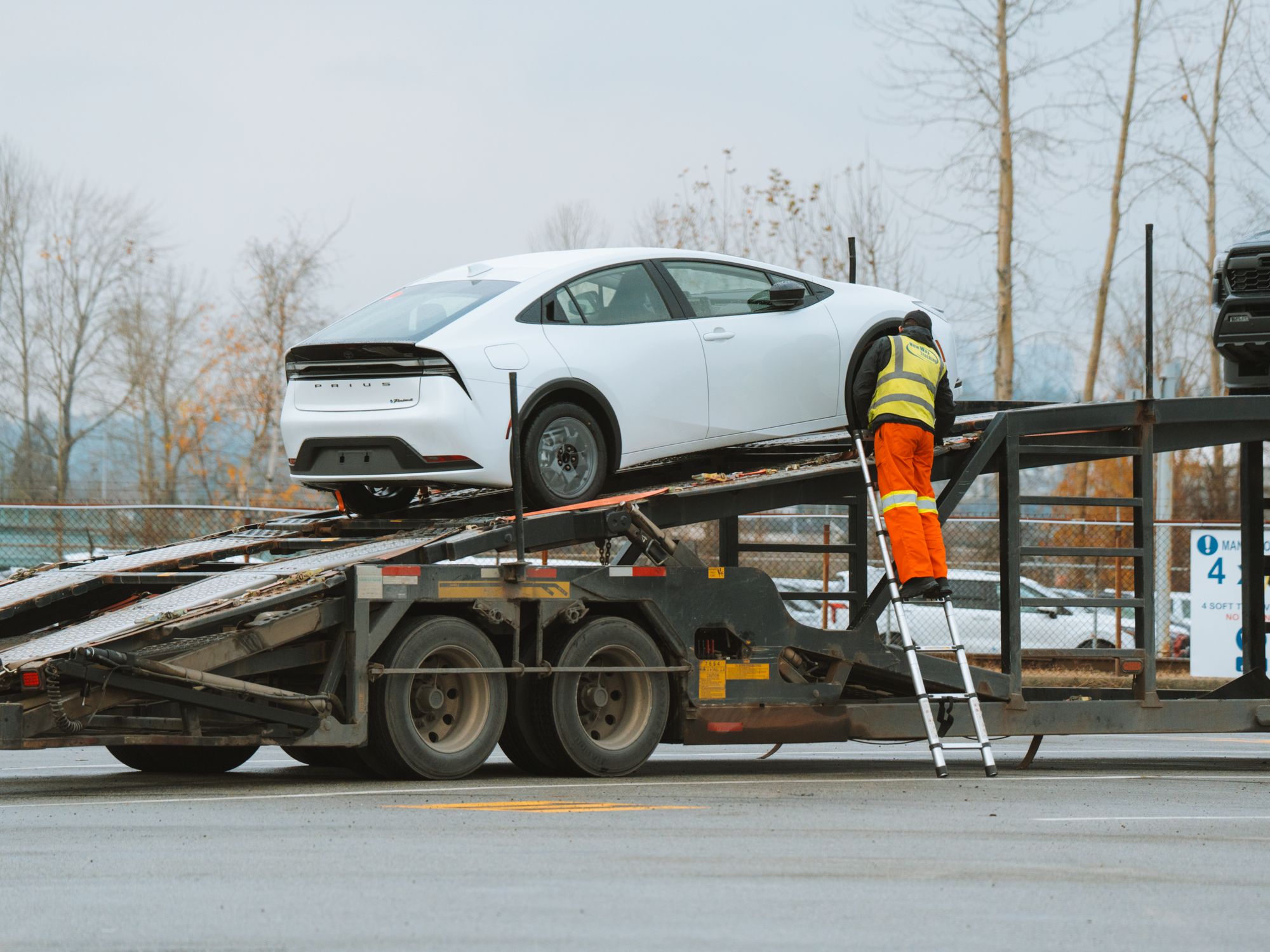 Man and Van in Camelon, Scotland — man and van team loading a removal van