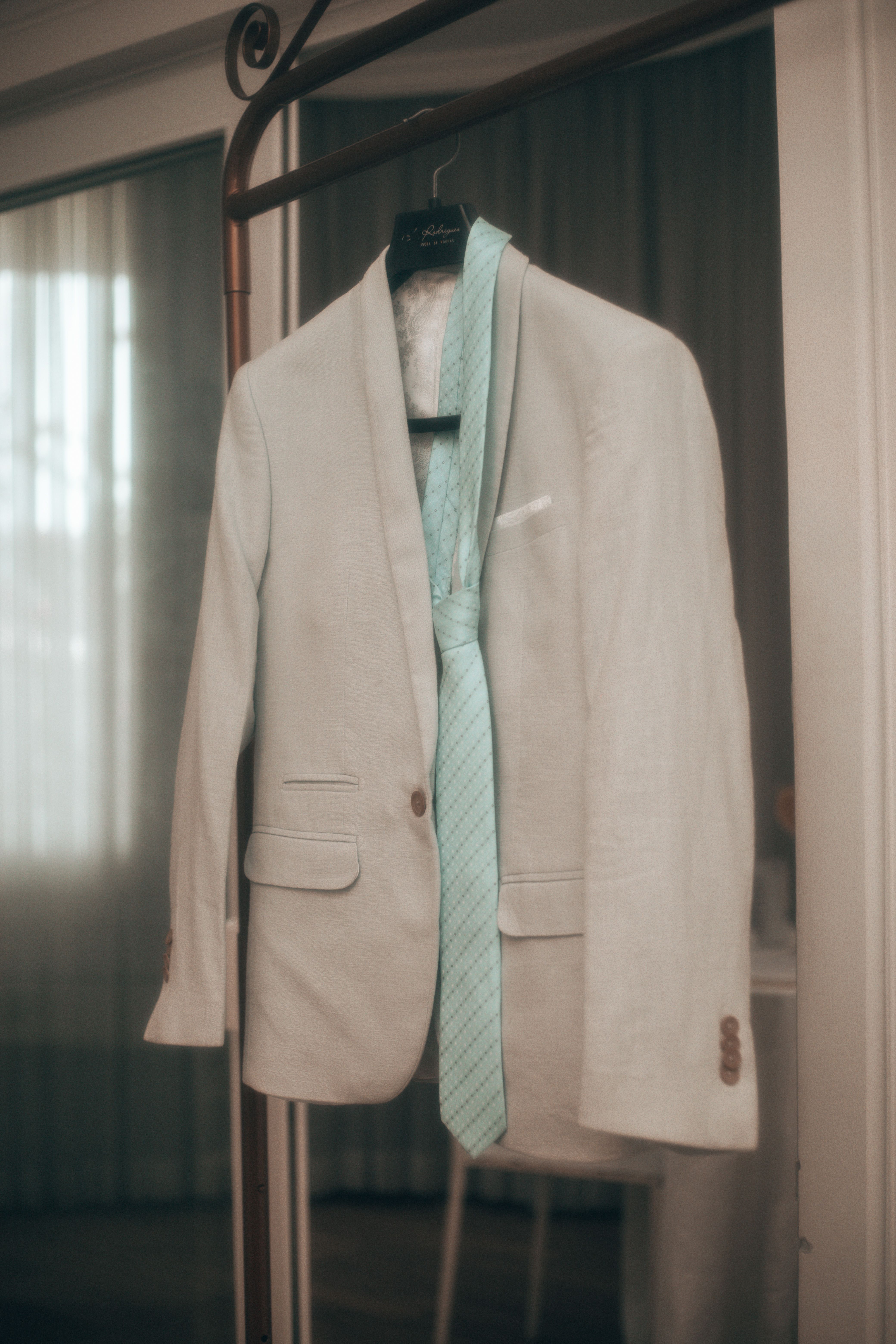 Suiting fabric and formal men's outfit for tailoring in Selu