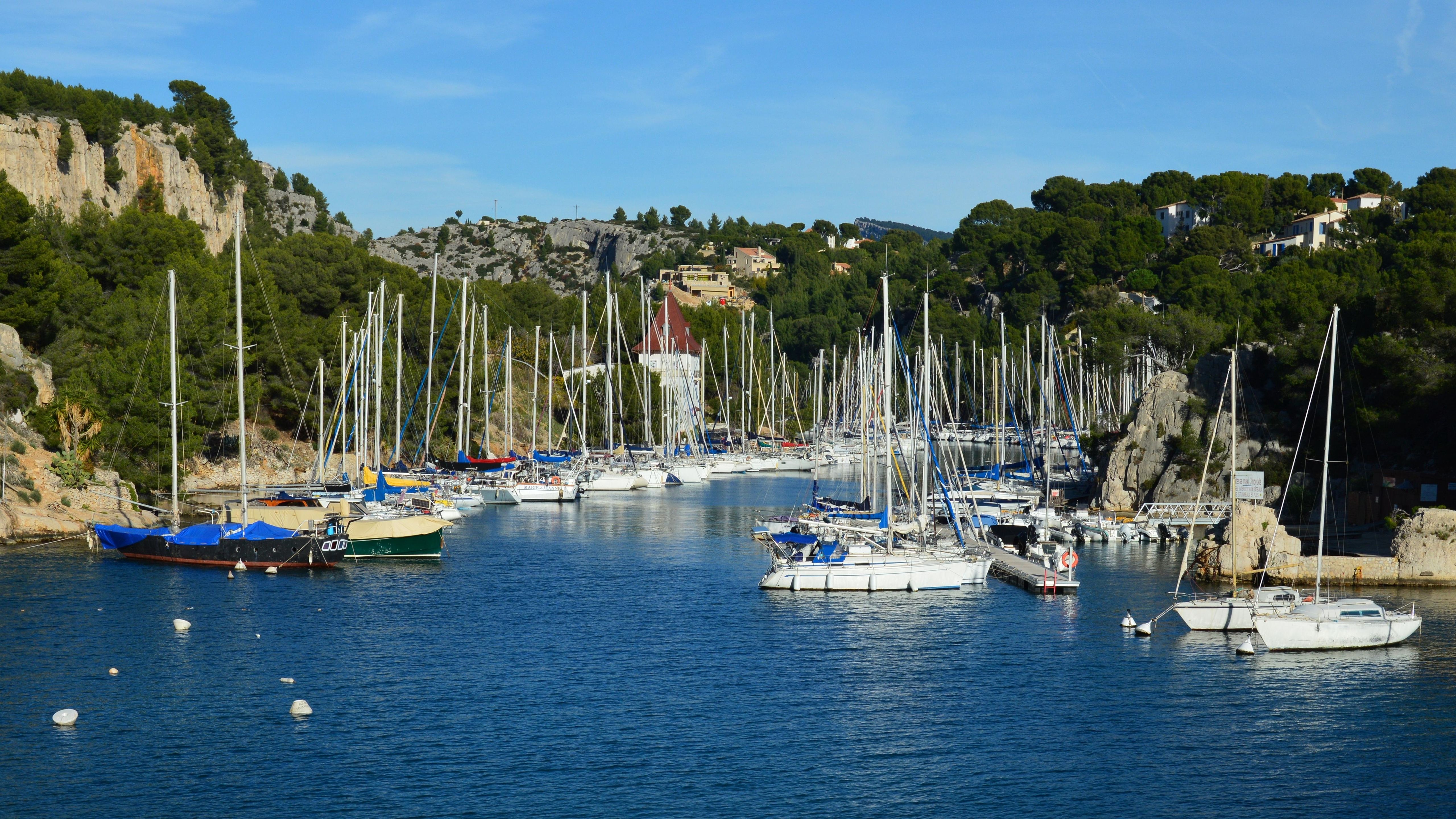 Cassis — Cassis