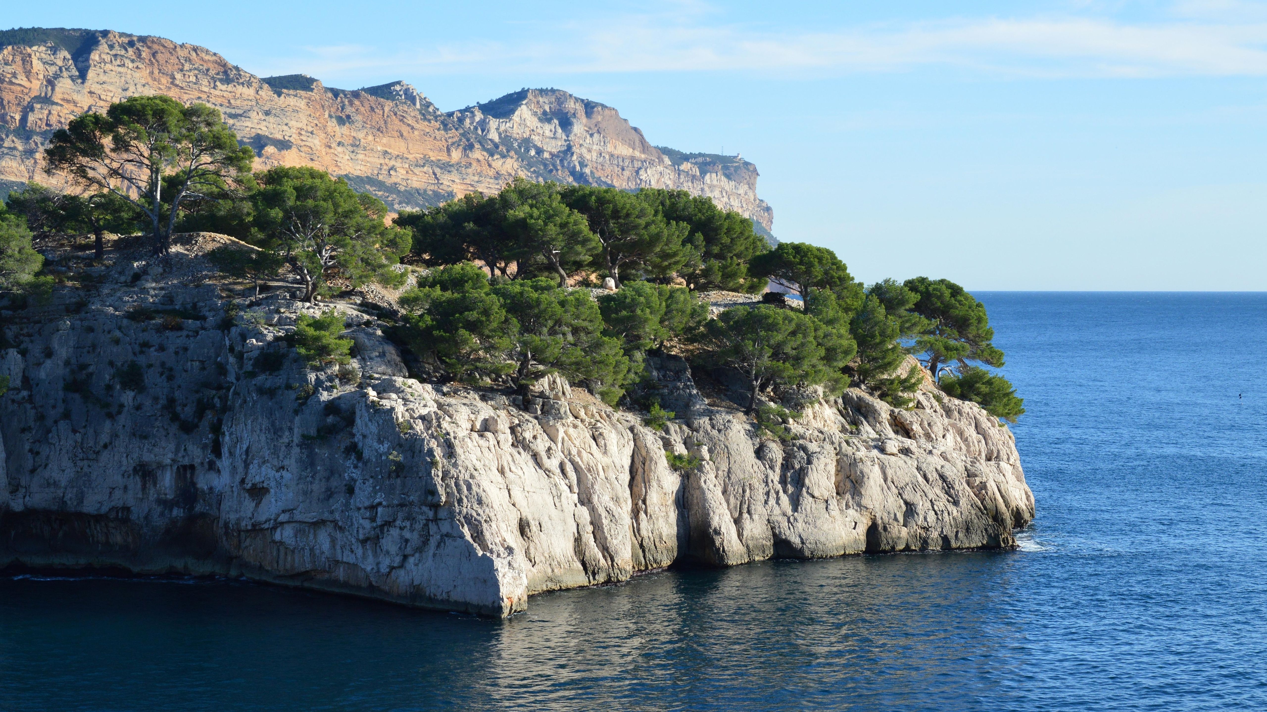 Picturesque Cliffs and Sea in Cassis, France · Free Stock Photo