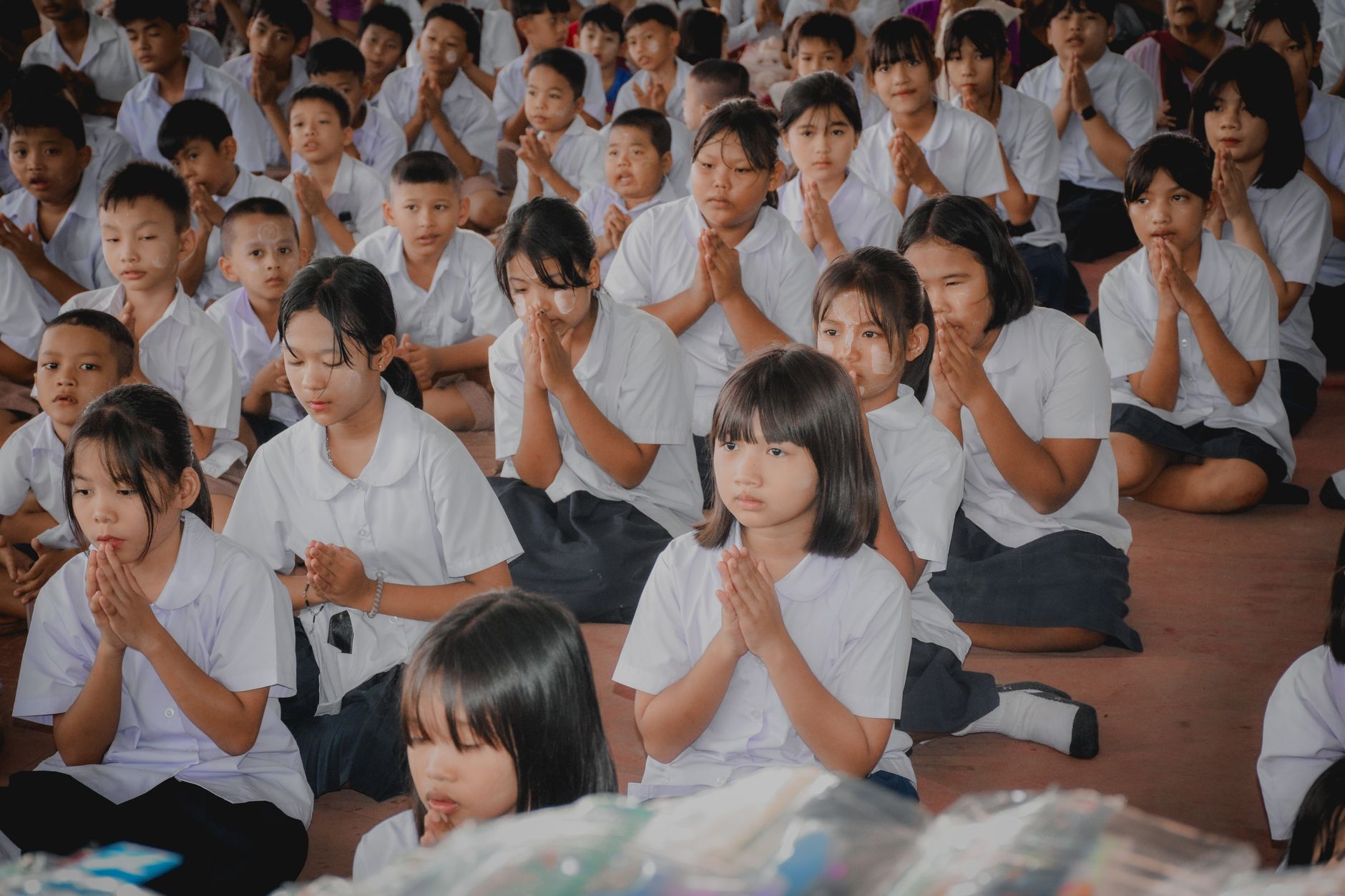 Đọc sách trở thành môn tự chọn từ tiểu học: Tác động đến học sinh và phụ huynh Đọc sách trở thành môn tự chọn từ tiểu học: Tác động đến học sinh và phụ huynh
