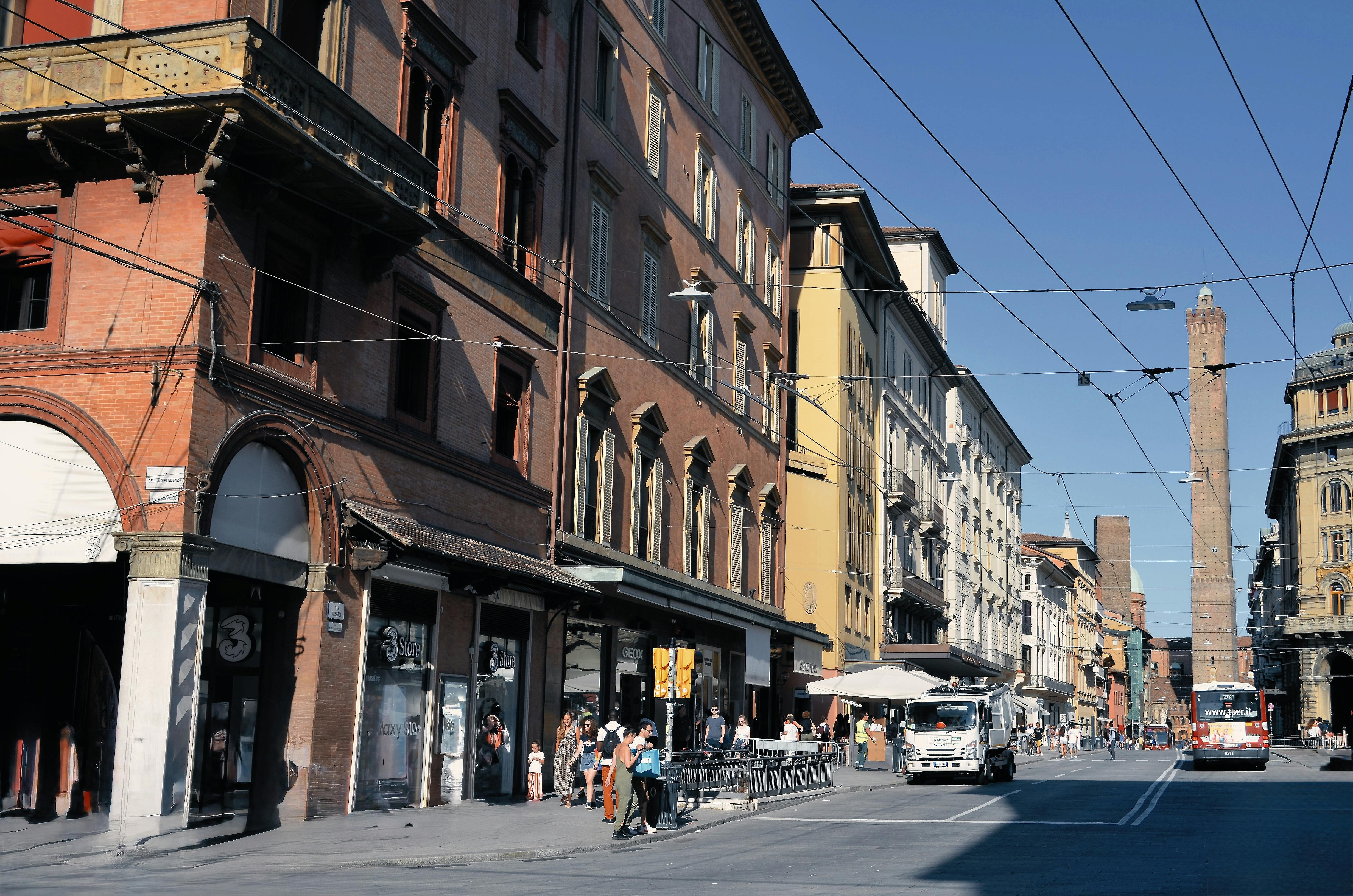 City Guide: Bologna, Italy According To Top Tour Guides — Photo by Hub JACQU on Pexels