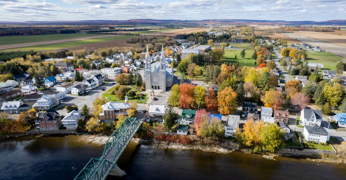 Các nhóm đòi 'minh bạch tối đa' về chi tiết vụ súng ở Tumbler Ridge