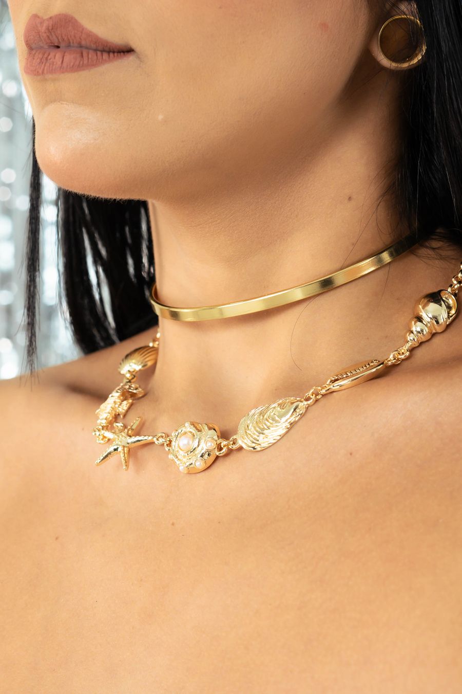 Layer chains, a set of two gold necklaces