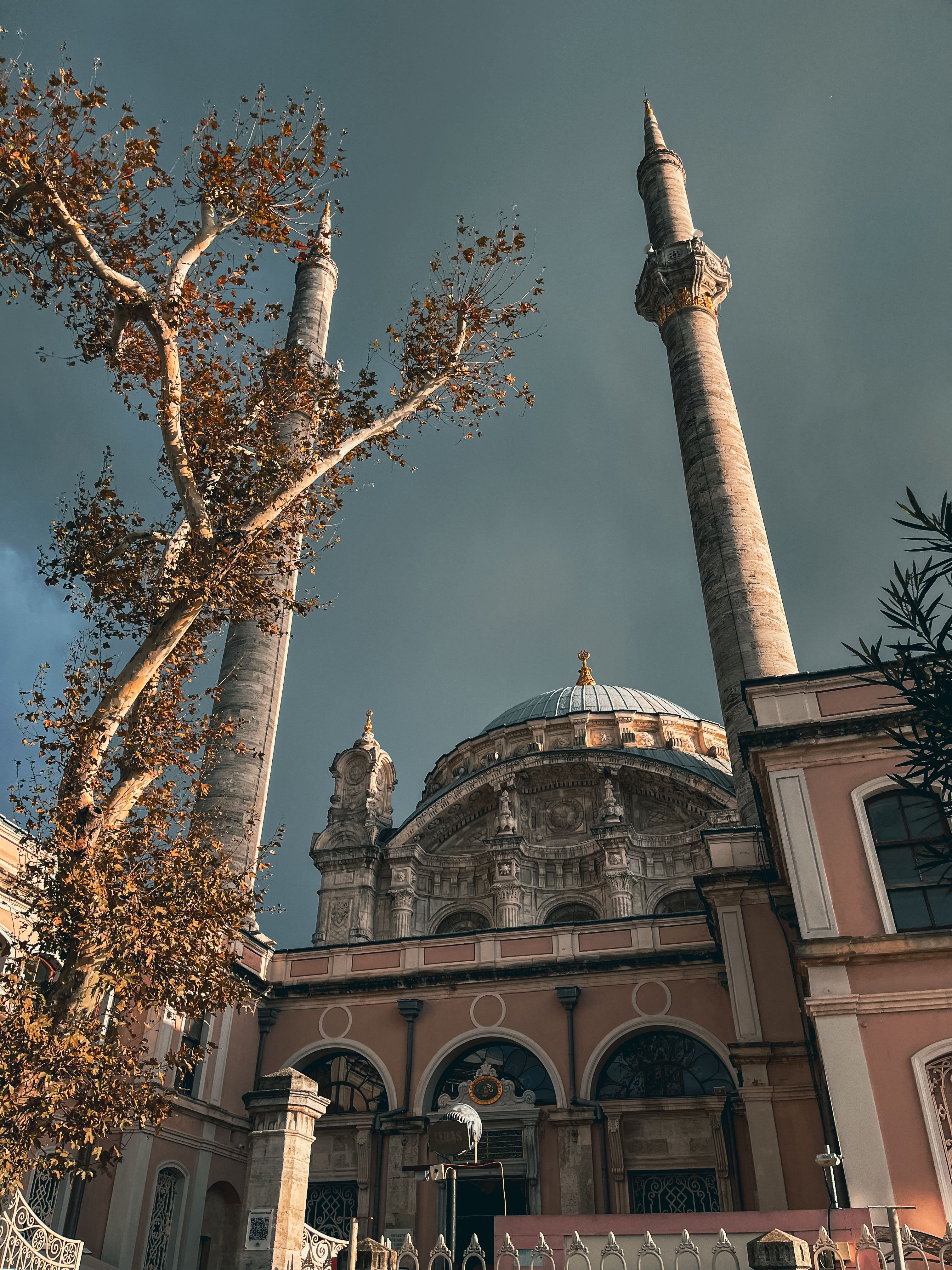 Beautiful Ortaköy Mosque in İstanbul's Autumn Light · Free Stock Photo