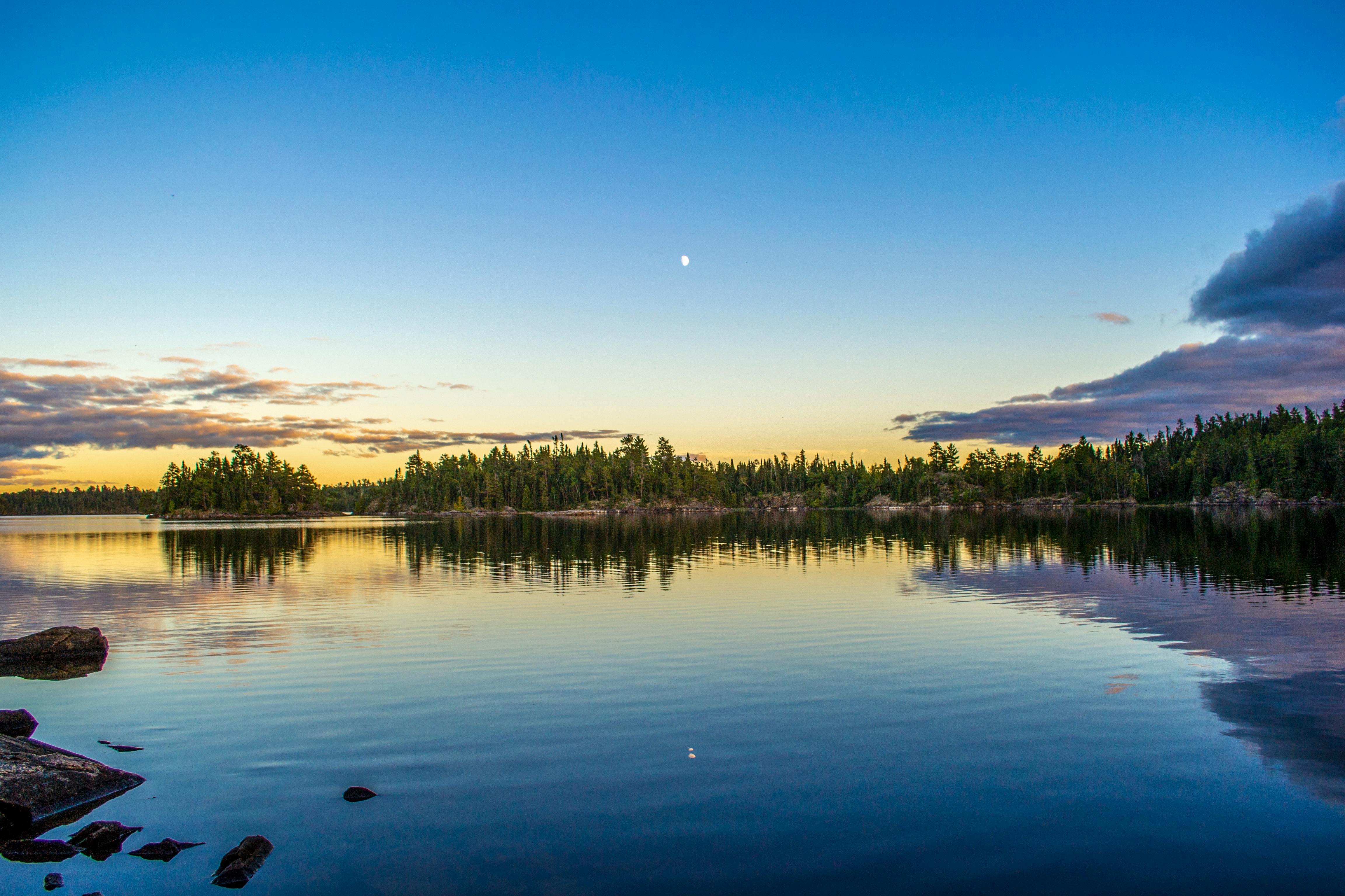 Scenic Photo Of Lake During Dawn · Free Stock Photo