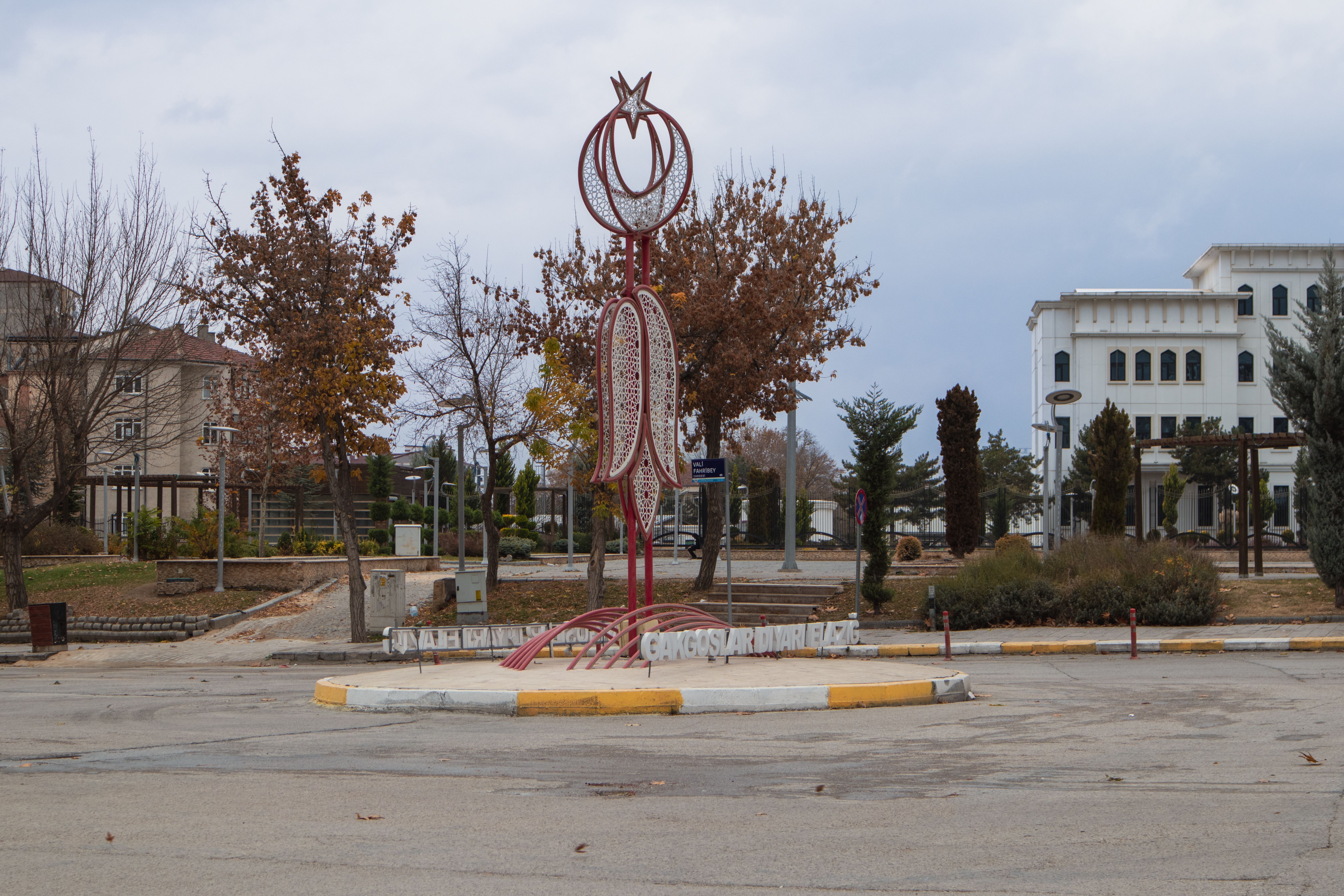 A modern sculpture in an urban setting captures the essence of Elâzığ, Türkiye.