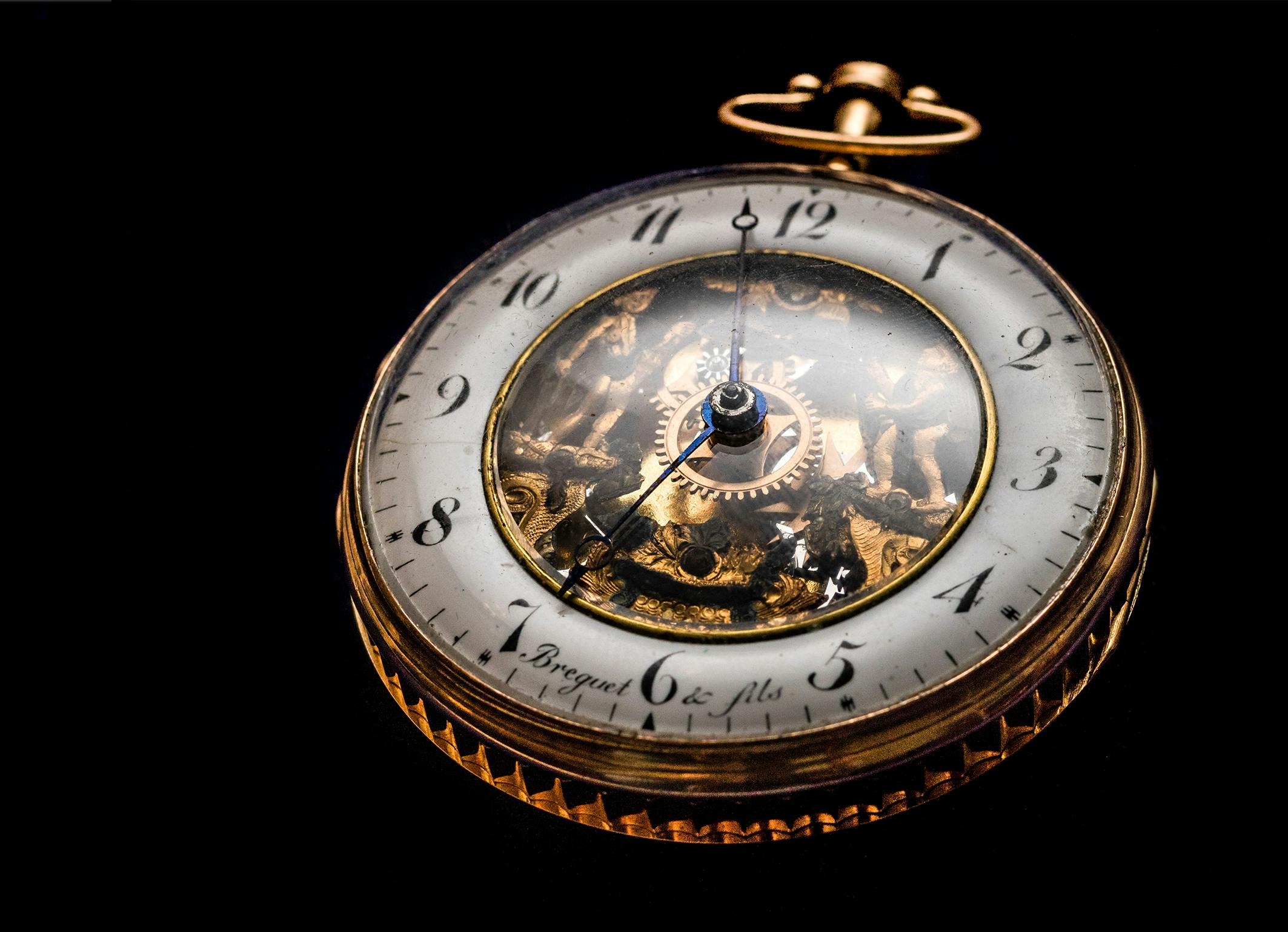 round-gold-colored-pocket-watch-free-stock-photo