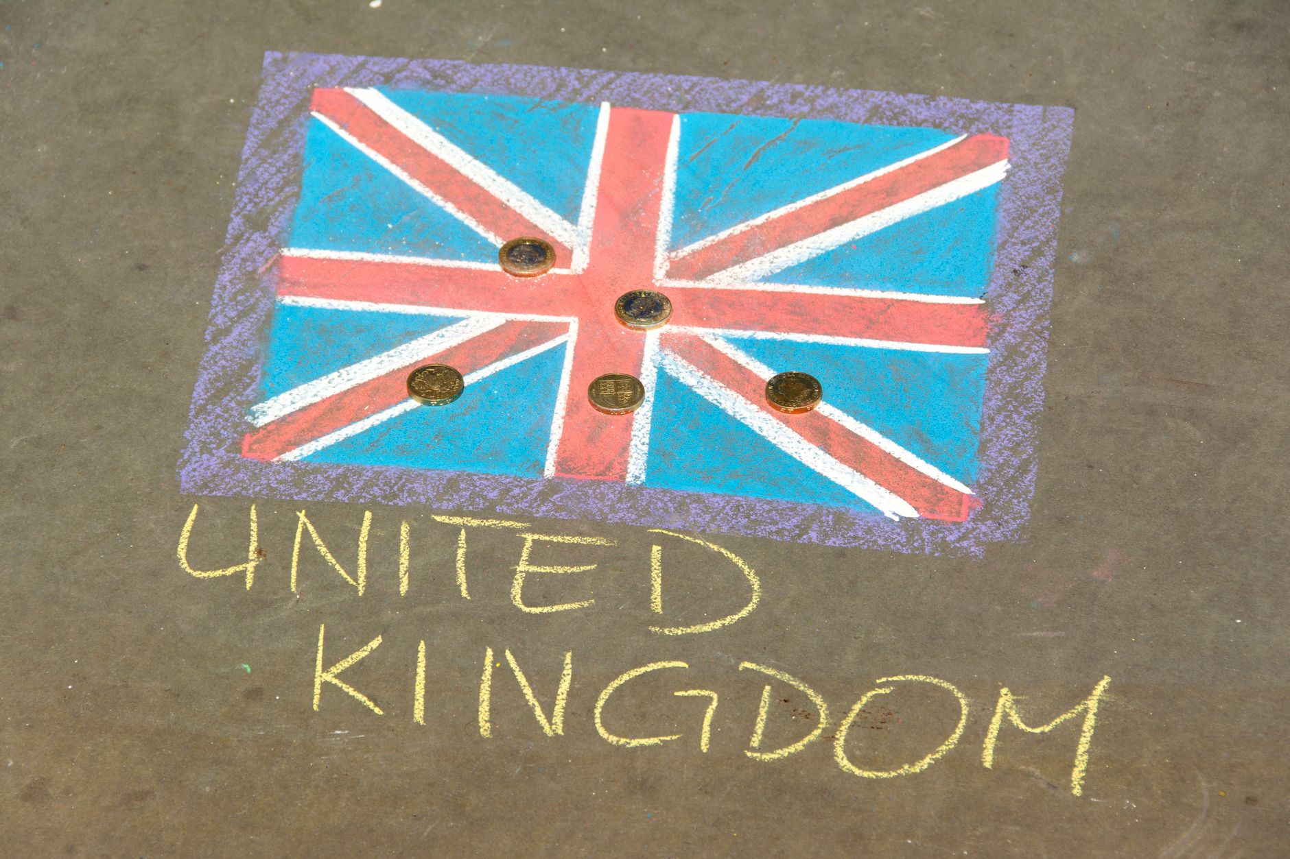 Brexit encolhe economia do Reino Unido em 8%, aponta estudo