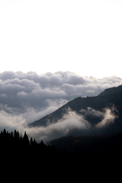 Free Peaceful mountain view with clouds at Bolu, Türkiye. Scenic nature scene. Stock Photo