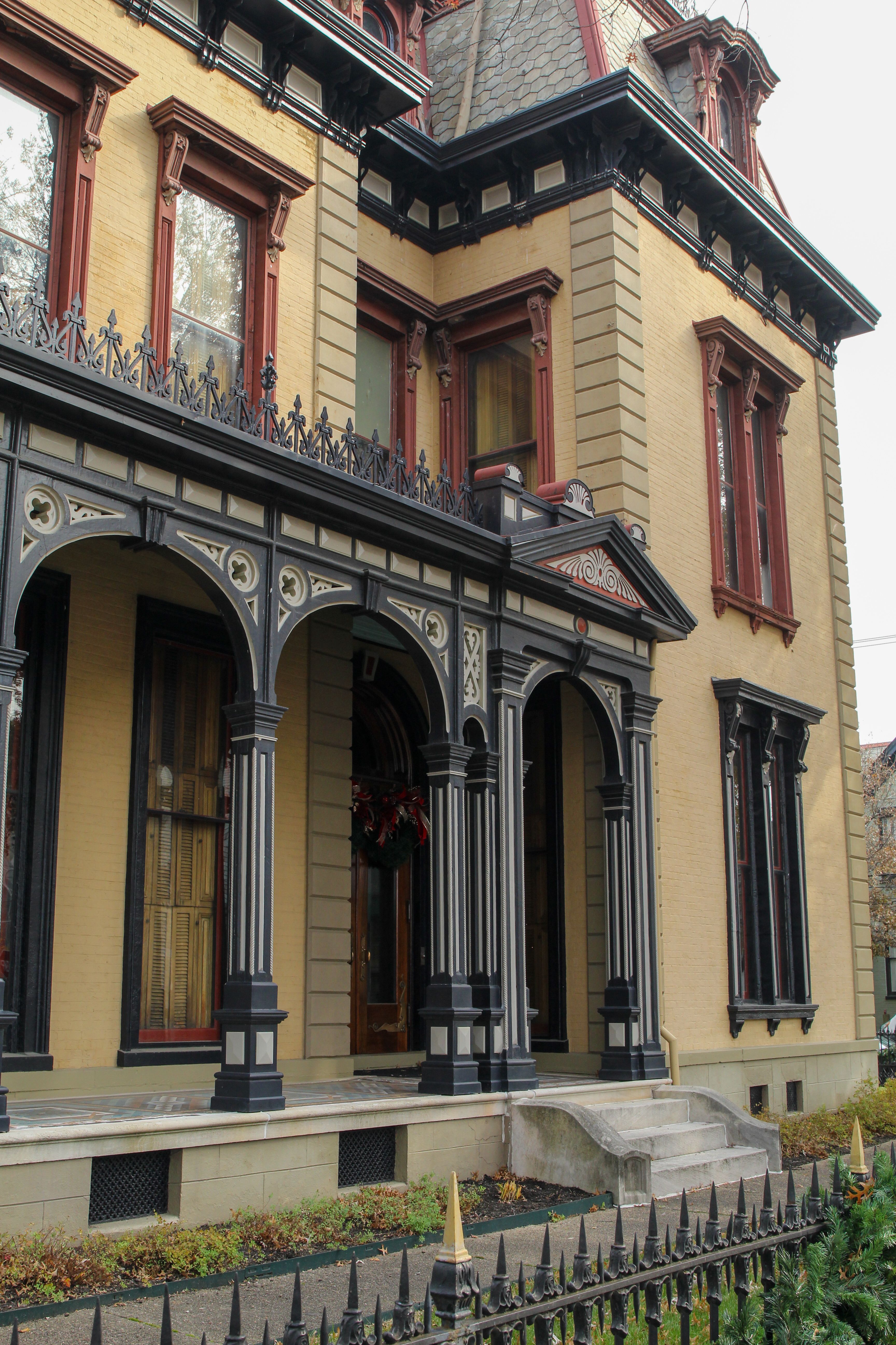 Elegant Victorian House with Detailed Architecture · Free Stock Photo