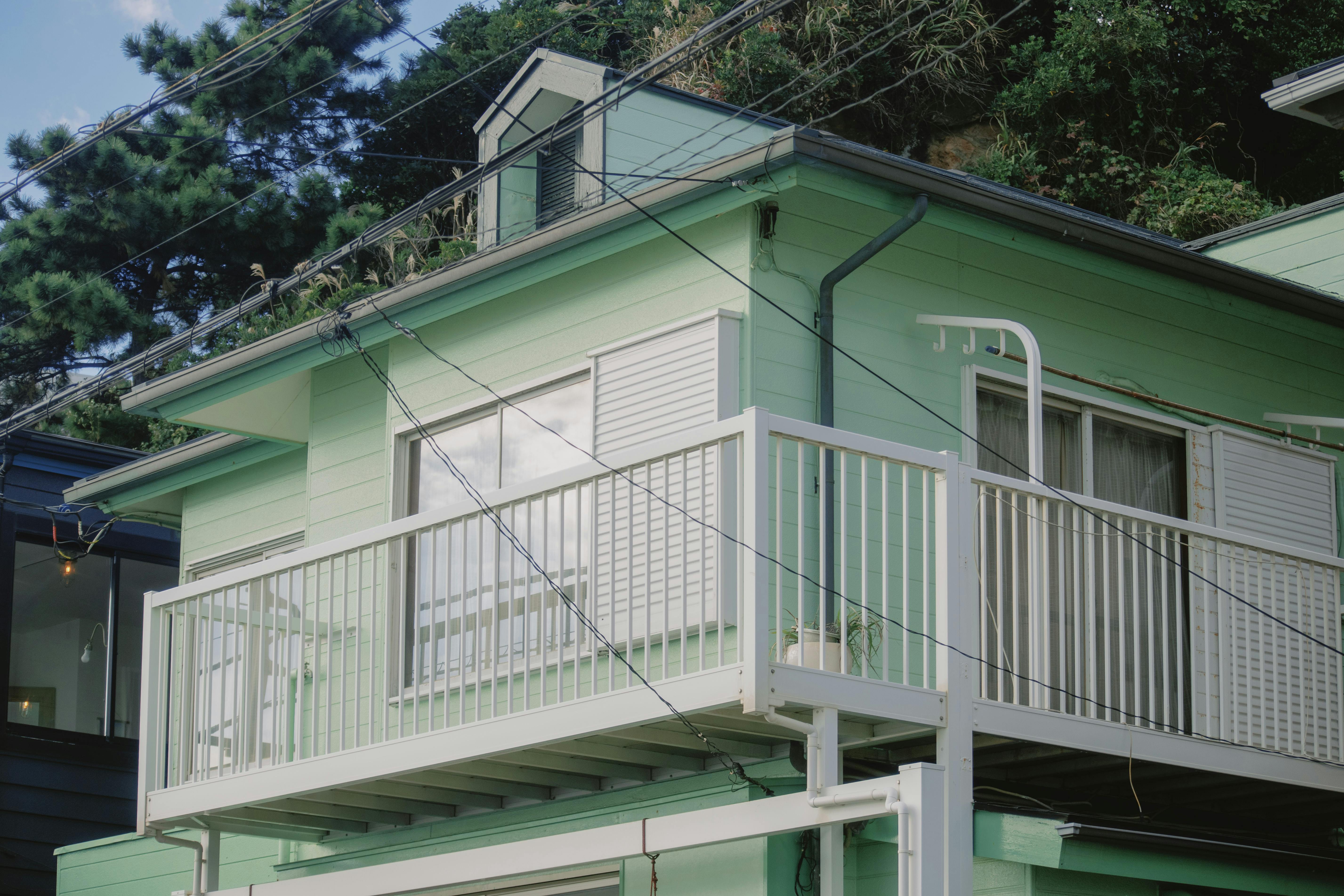 Should I Sell My House or Rent It Out in 2026? — Photo by Maxine Xin on Pexels