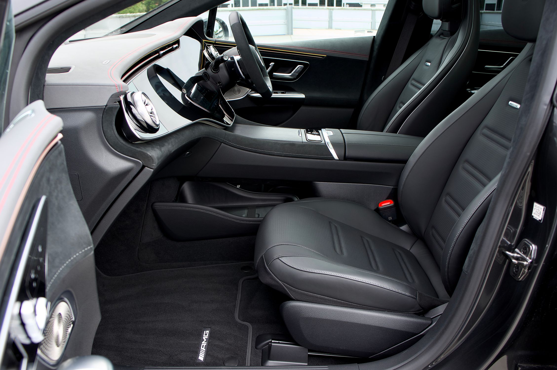Intérieur De Voiture De Luxe Avec Sièges En Cuir Et Tableau De Bord ...