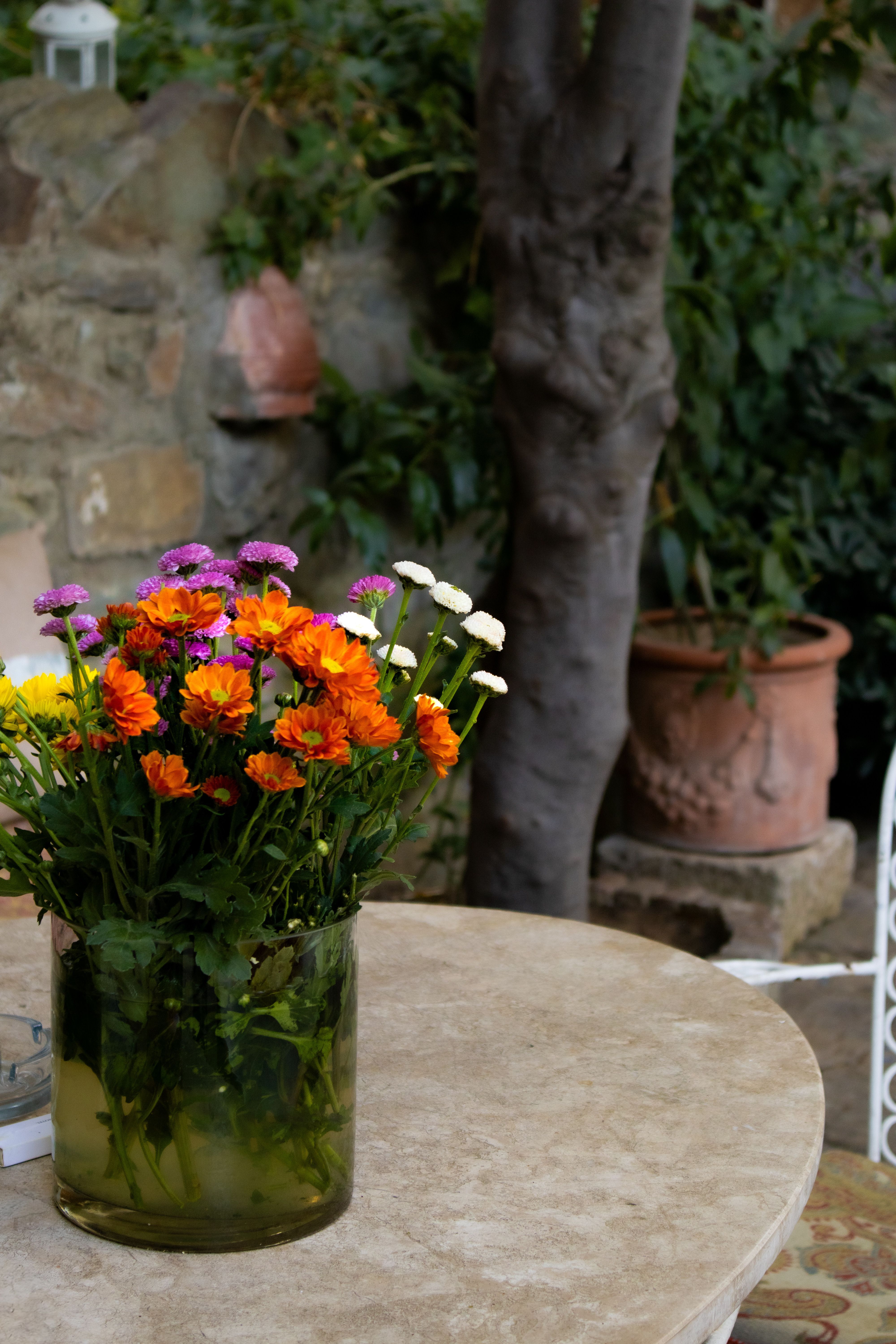 Online dating: starting a conversation on a niche platform
