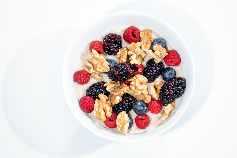 coffee-flavored overnight oats with cacao dusting