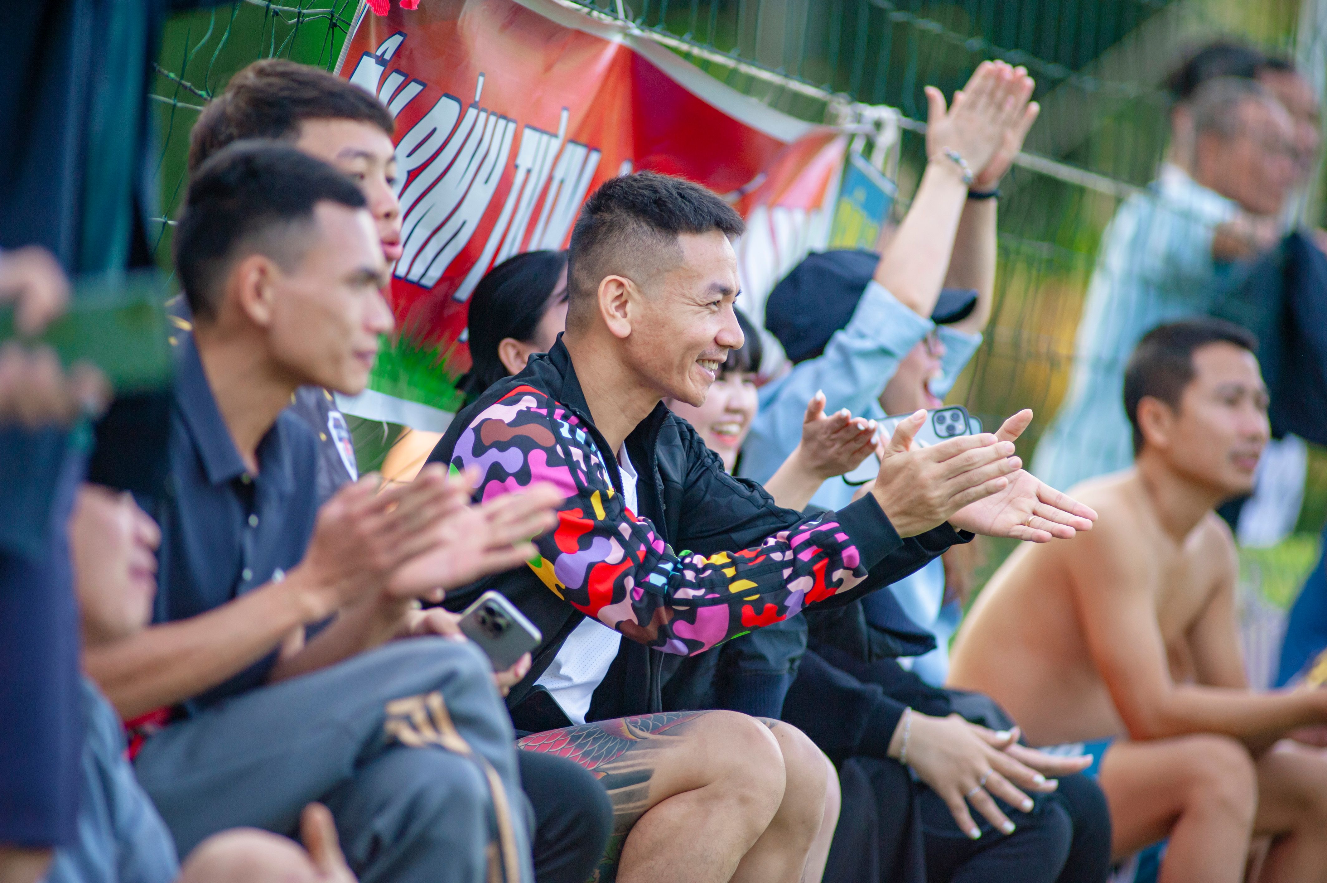 樊振东独取2分状态神勇！挥手告别球迷显情商 新GM：他是时代榜样｜南宫体育官方网站（封面配图）